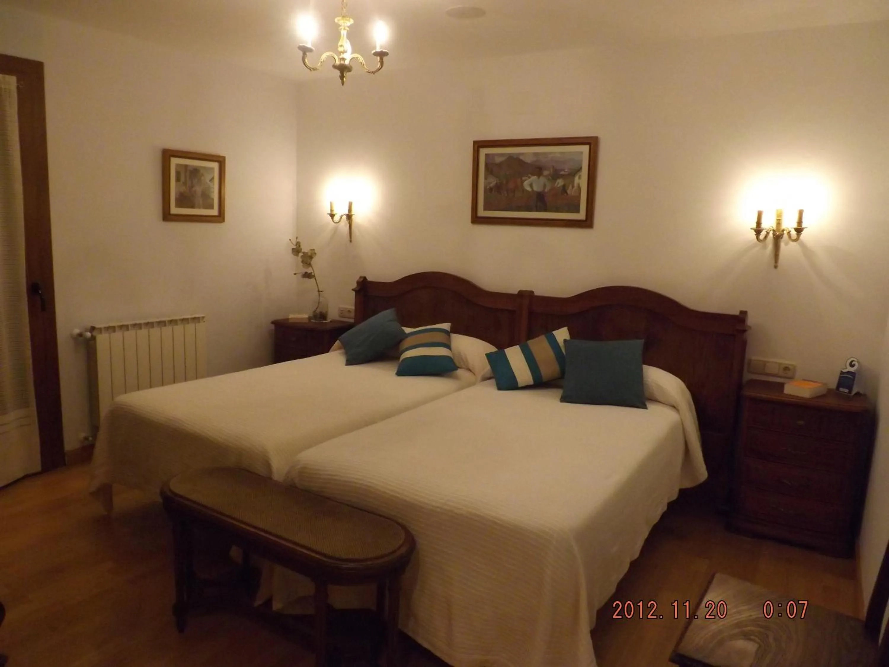 Bedroom, Bed in Hotel Azkue