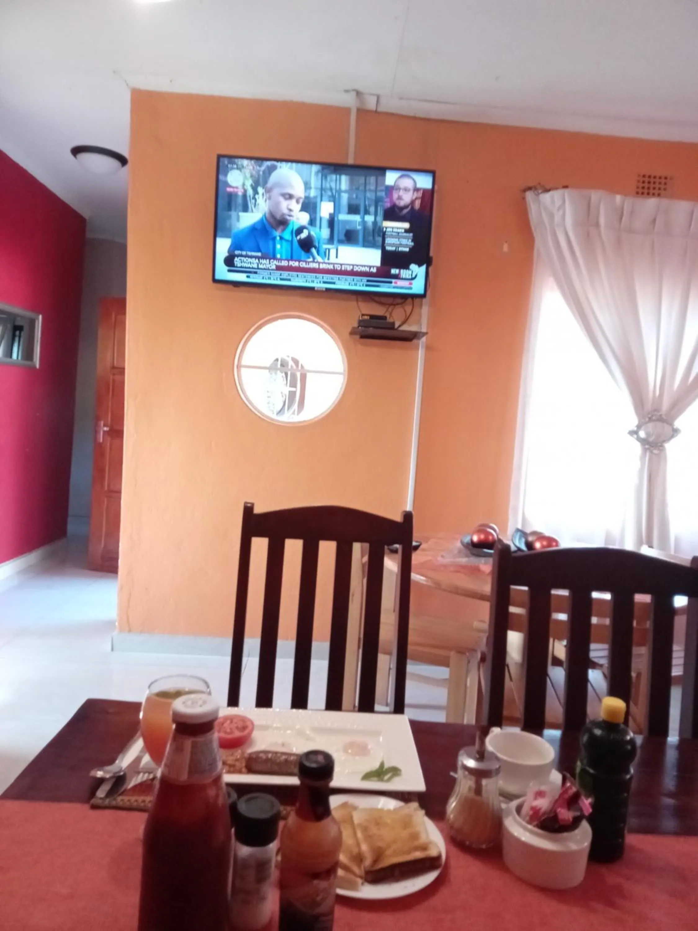 Breakfast in Vuya Nathi Bed and Breakfast