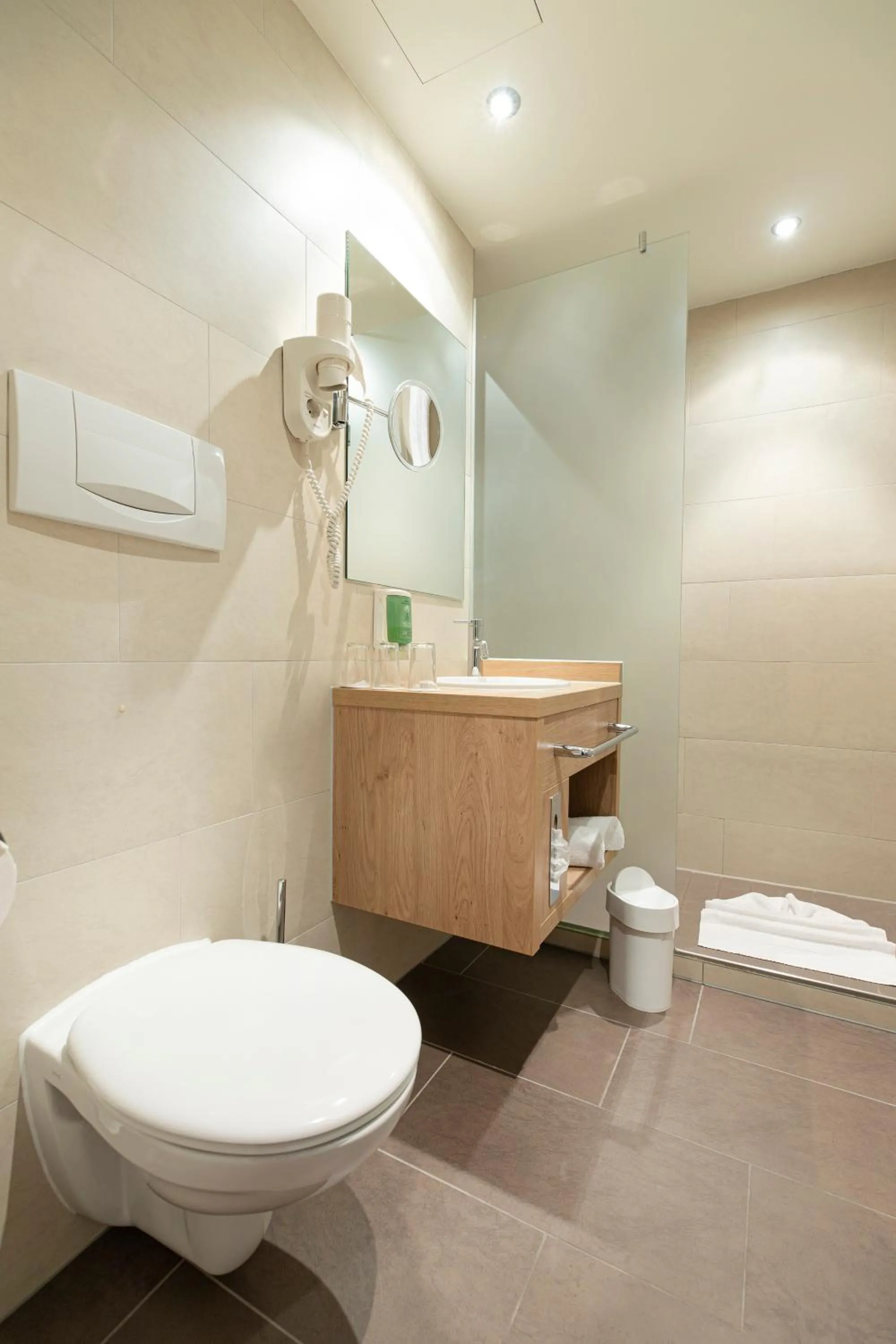 Bathroom in Hotel Biederstein am Englischen Garten