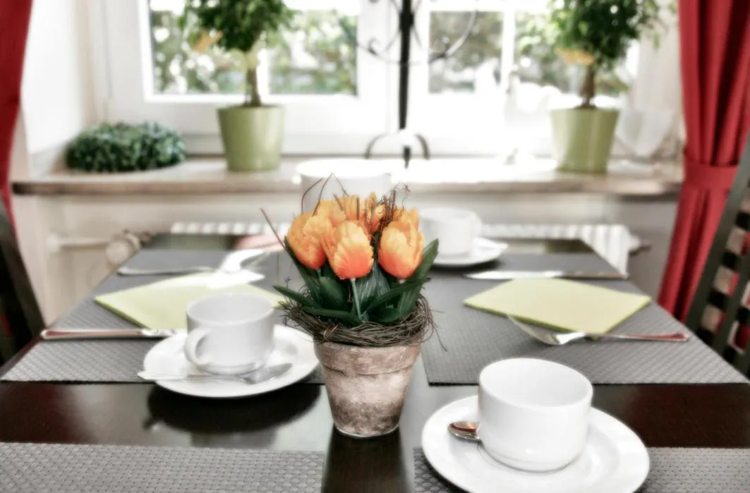 Restaurant/places to eat in Hotel Biederstein am Englischen Garten