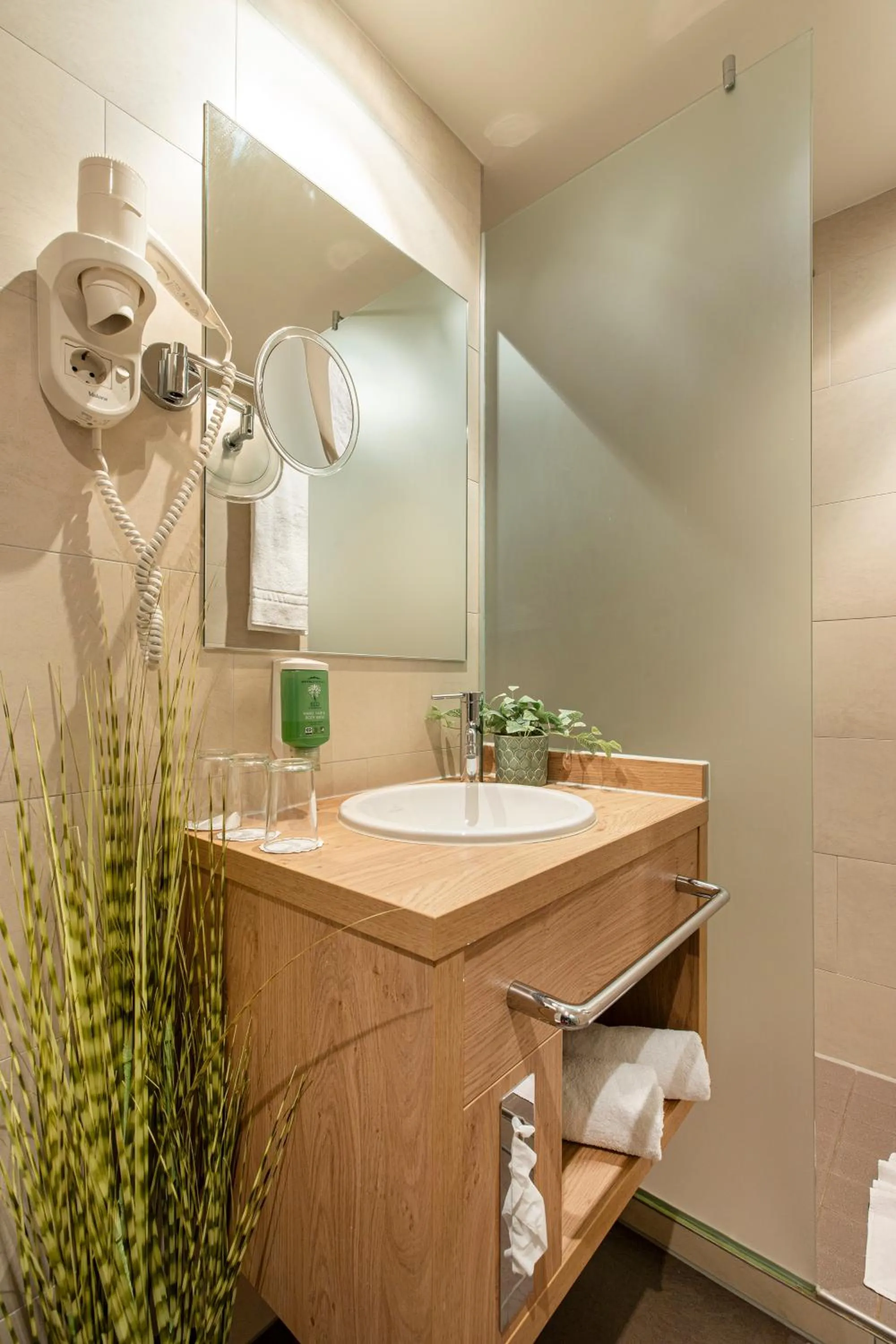 Bathroom in Hotel Biederstein am Englischen Garten