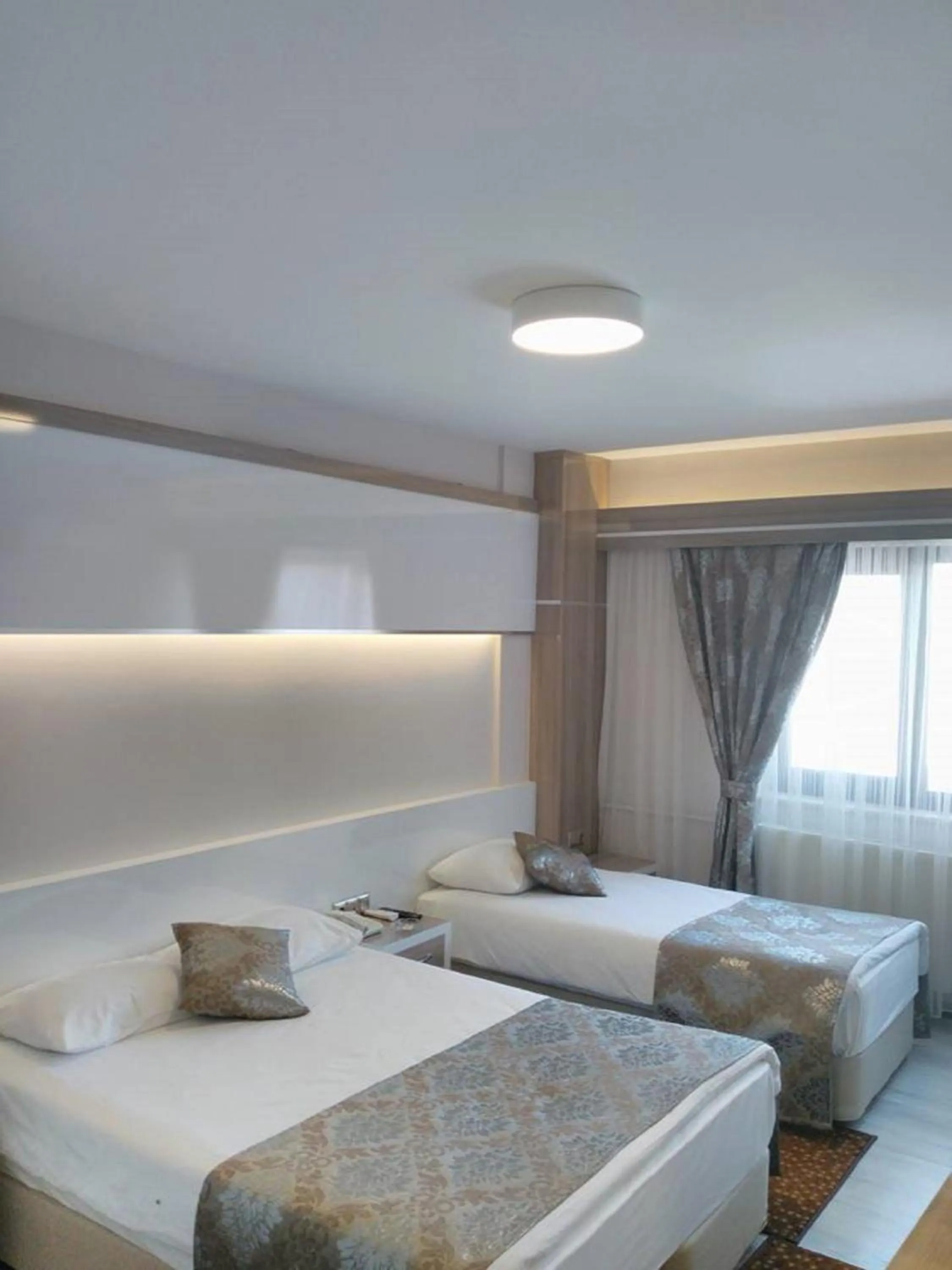 Photo of the whole room in Napa Hotel