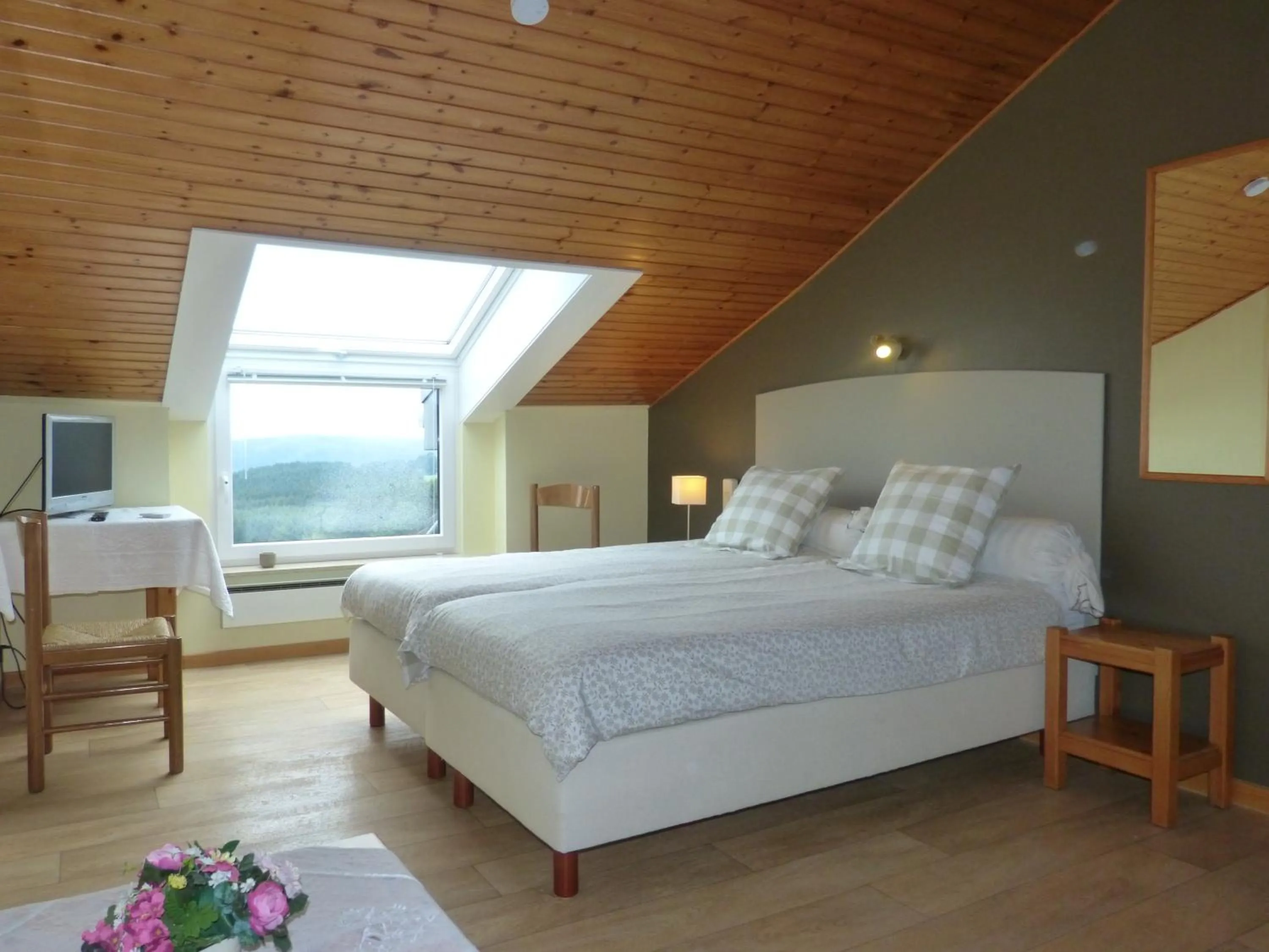 Bed in L'Horizon Studios & Apparts