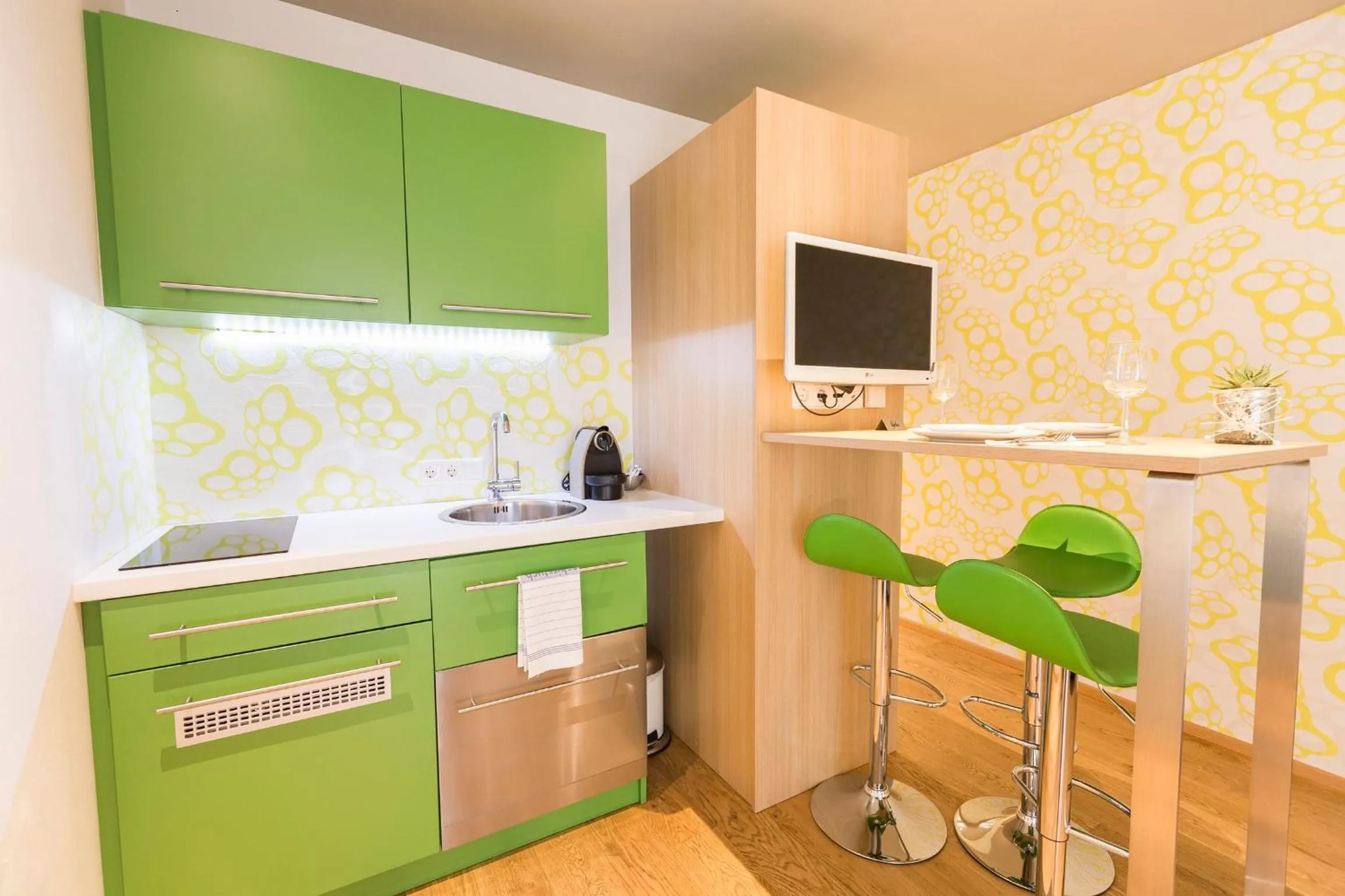 TV and multimedia in Room 4 & 5 Apartments