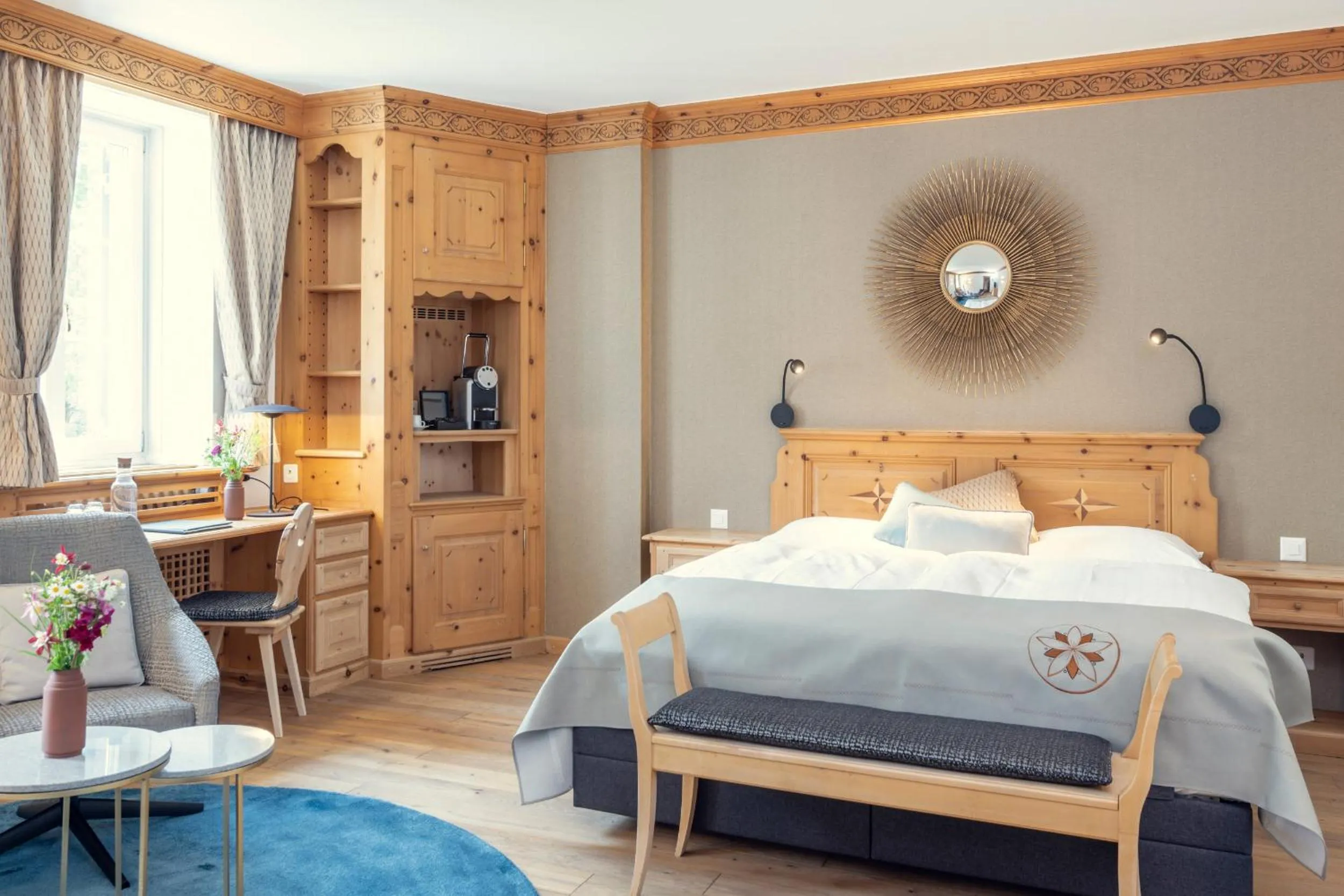 Photo of the whole room, Bed in Parkhotel Margna Superior