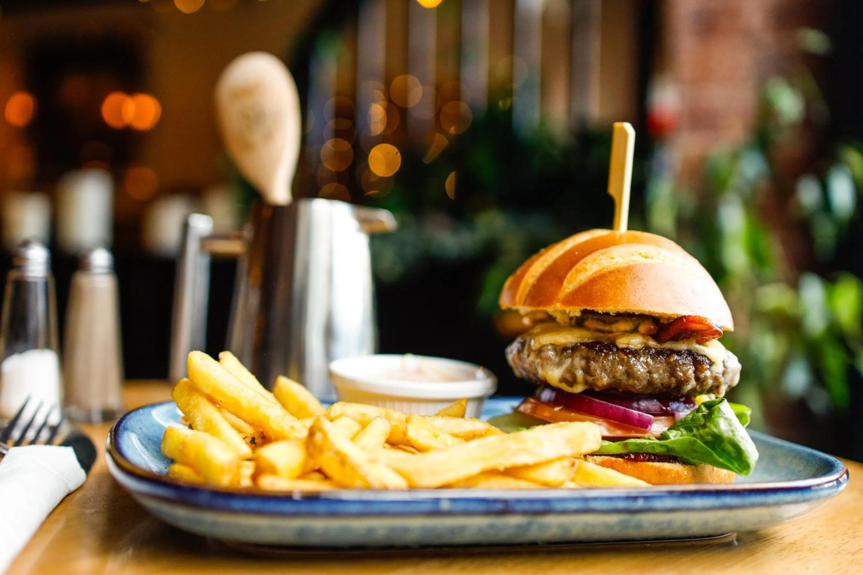Food and drinks in The Old Ship Aground