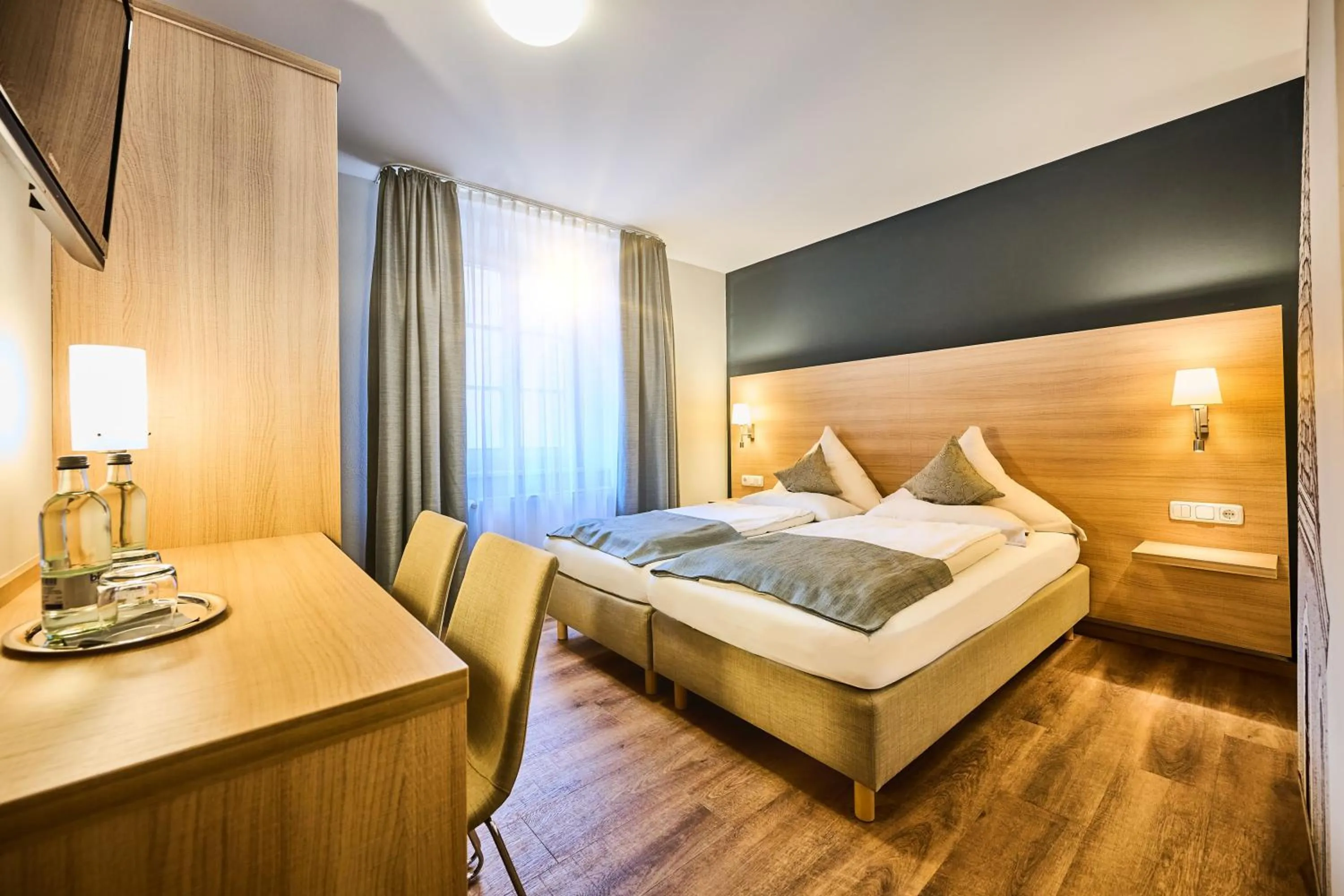 Bedroom, Bed in Hotel & Gasthaus DAS RÖHRL Straubing