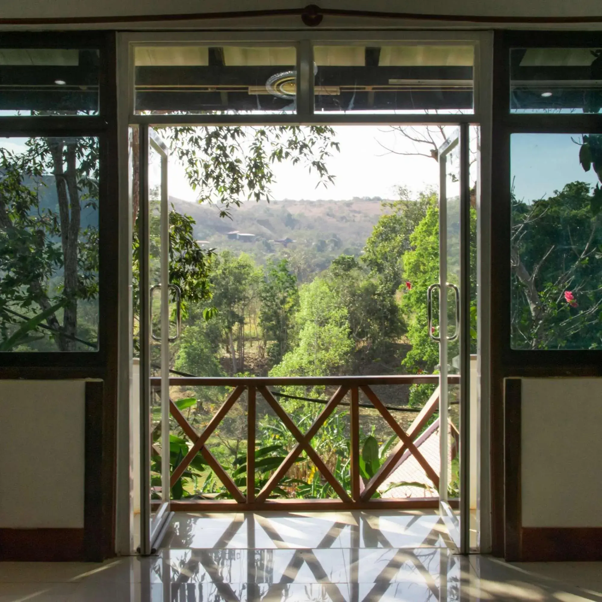 Family Bungalow in Greenhouse Retreat Family Bungalow in Greenhouse Retreat