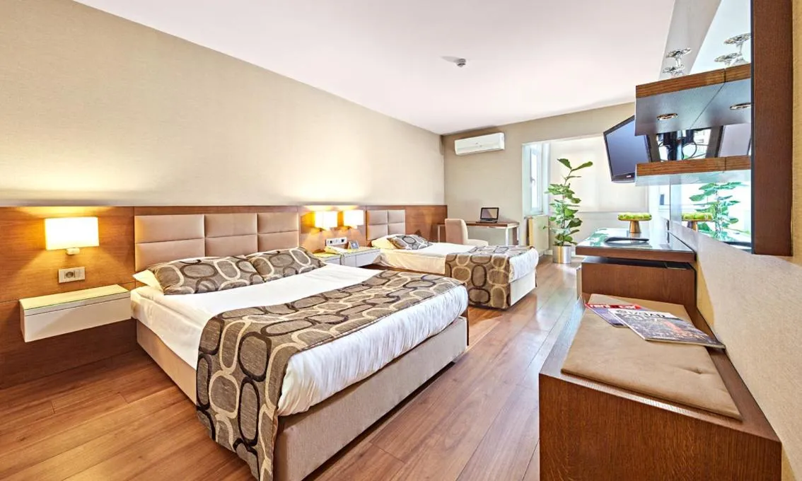 Bedroom, Bed in The New Hotel Zeybek