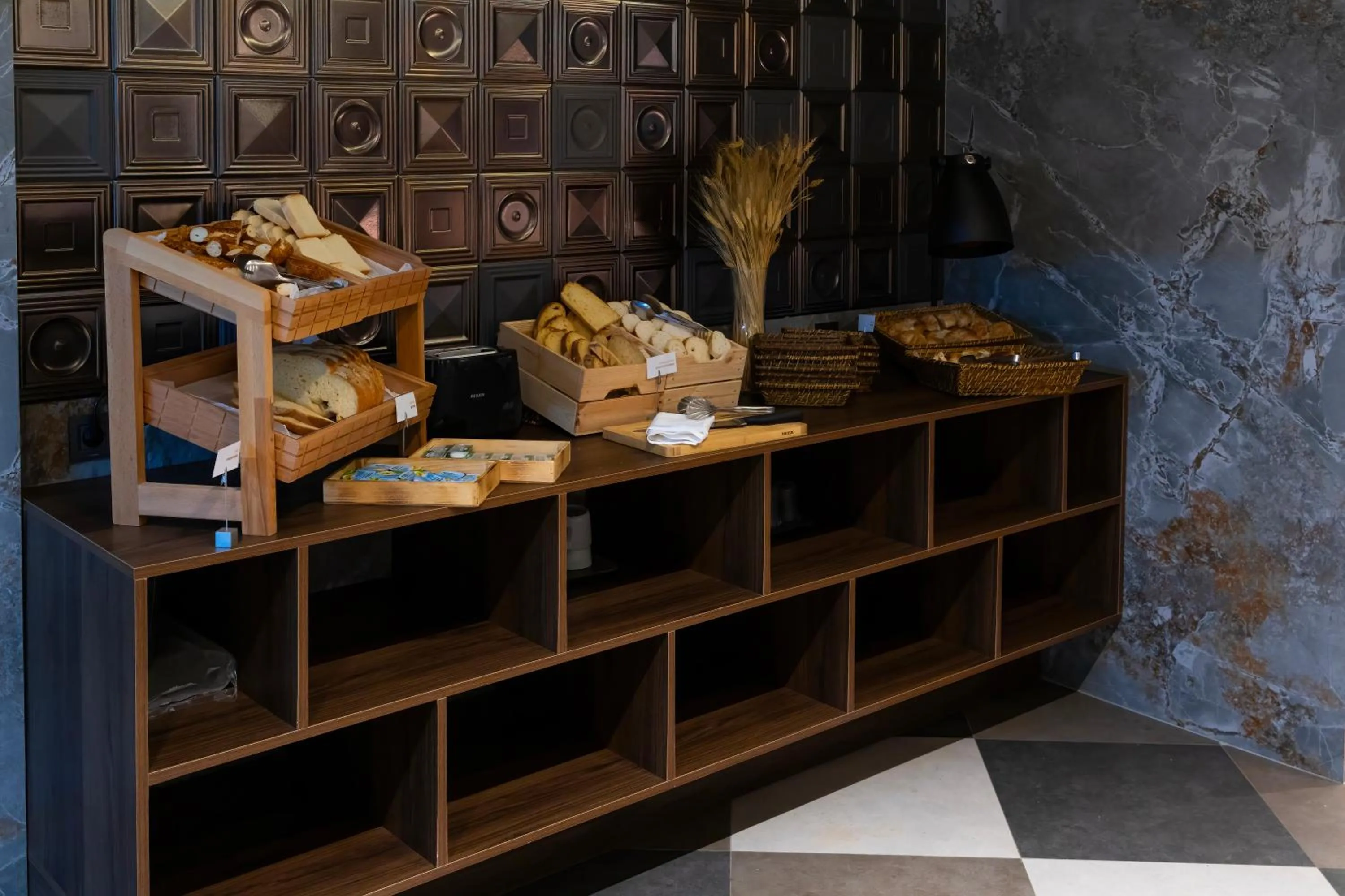 Restaurant/places to eat in The New Hotel Zeybek