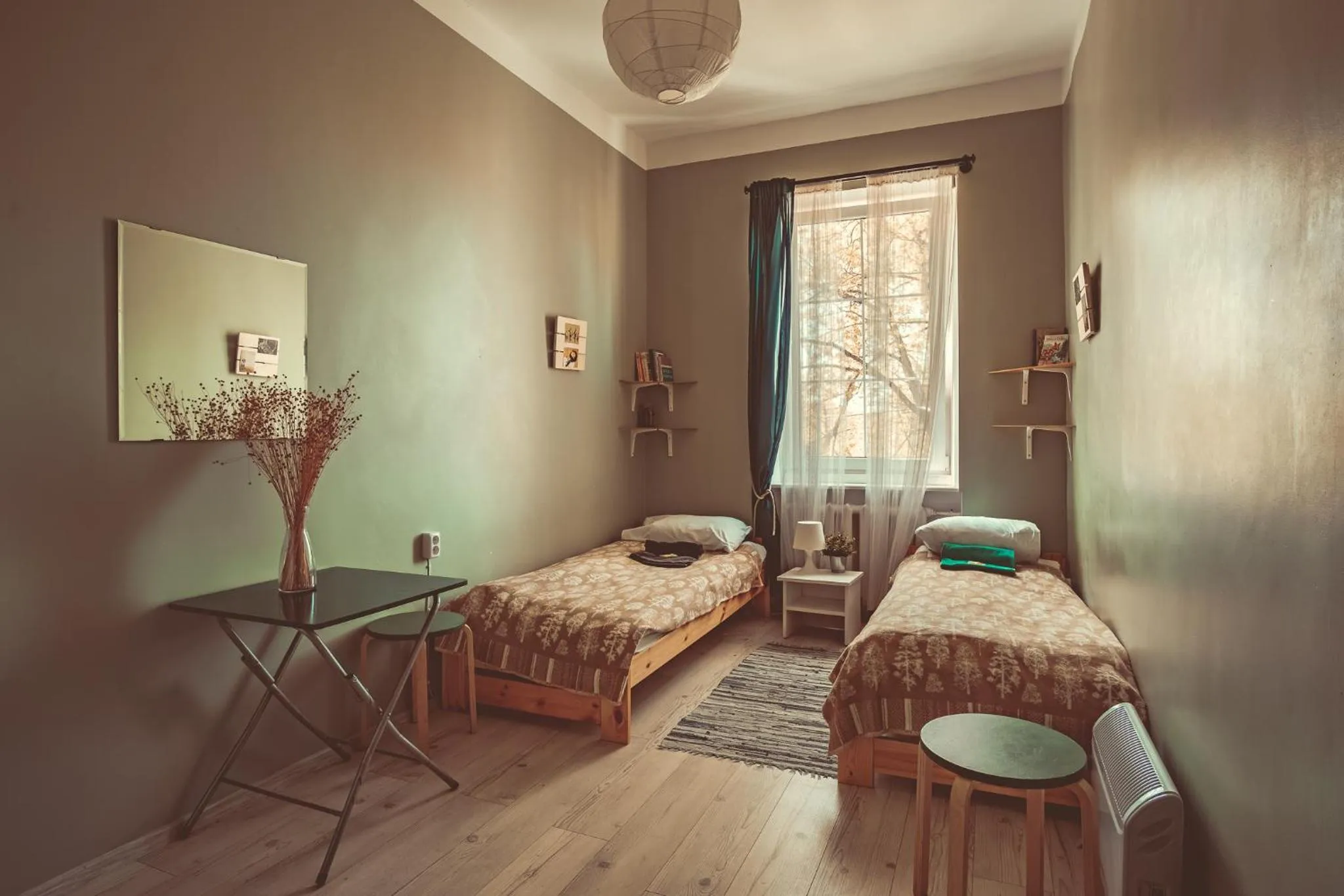 Photo of the whole room, Bed in Downtown Forest Hostel & Camping