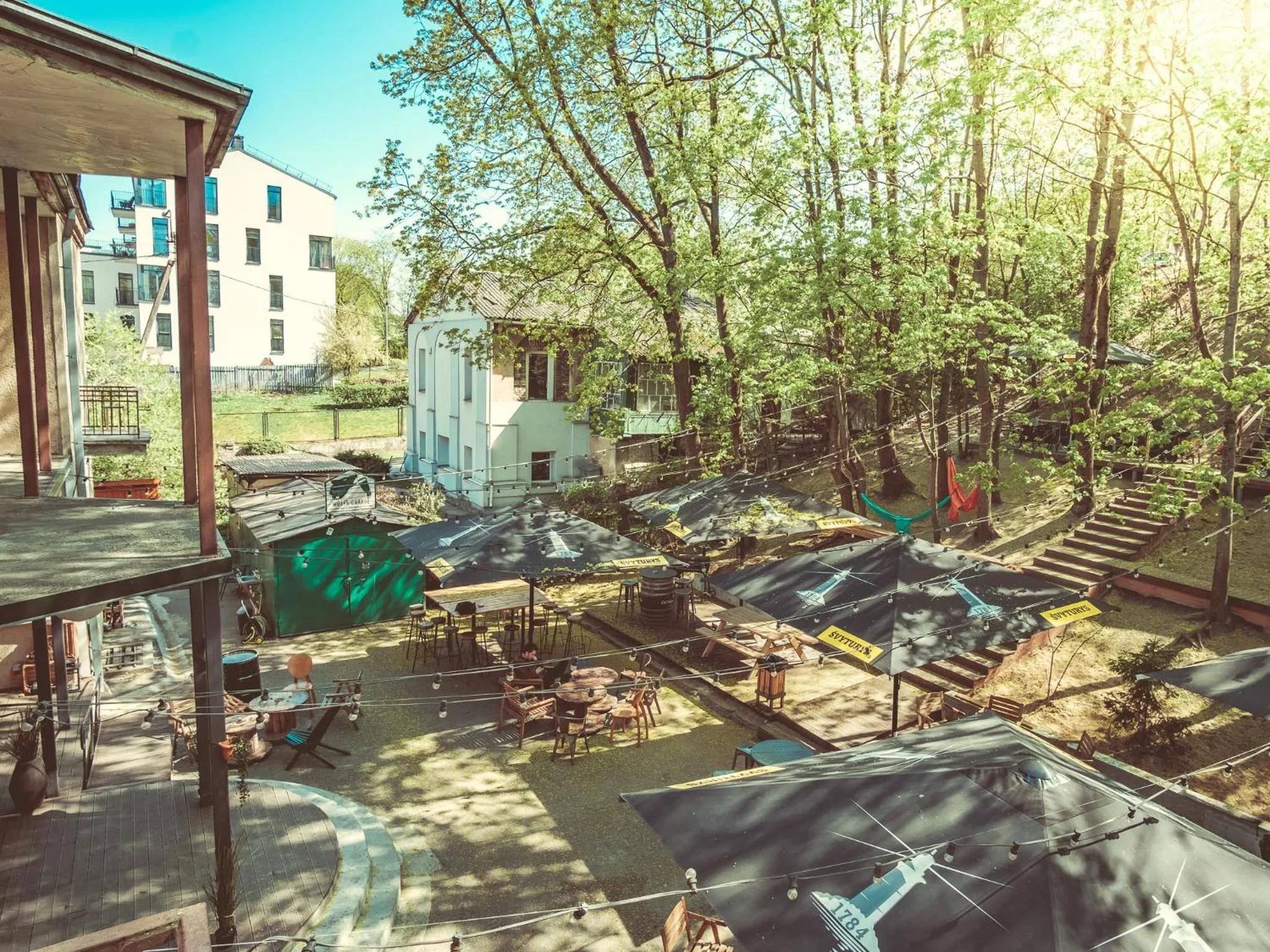Patio in Downtown Forest Hostel & Camping