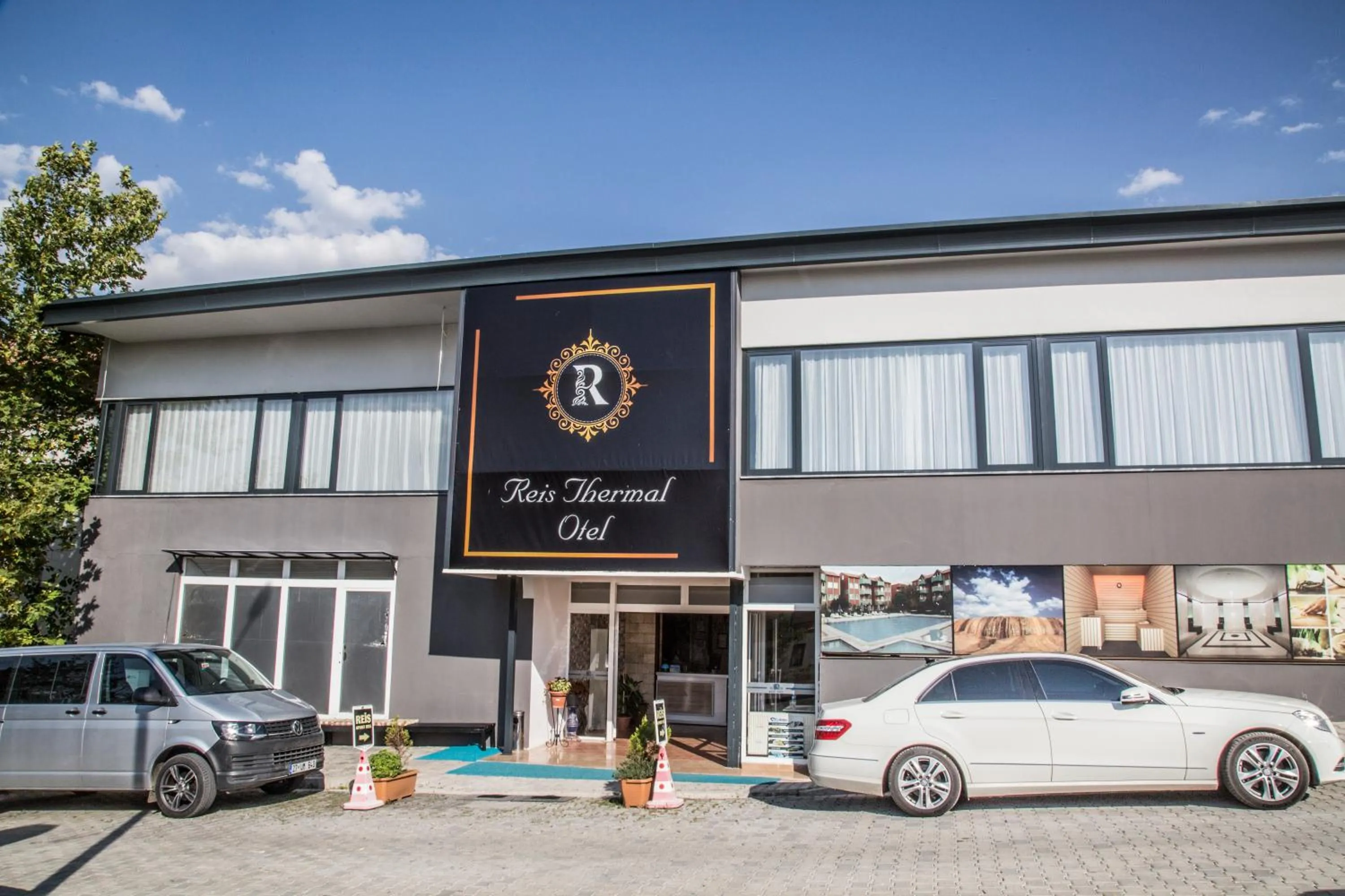 Facade/entrance in Reis Thermal Otel