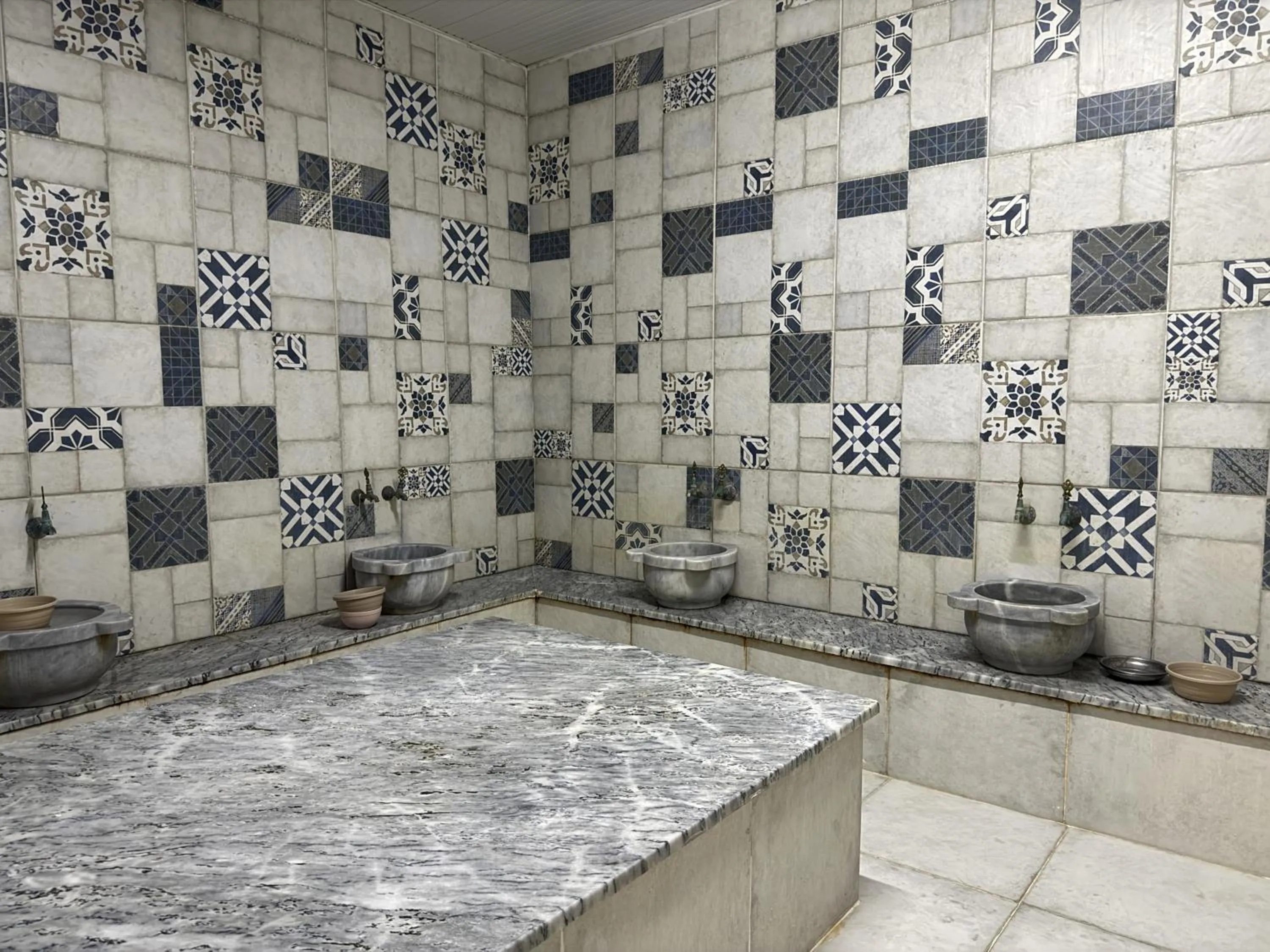 Steam room in Reis Thermal Otel