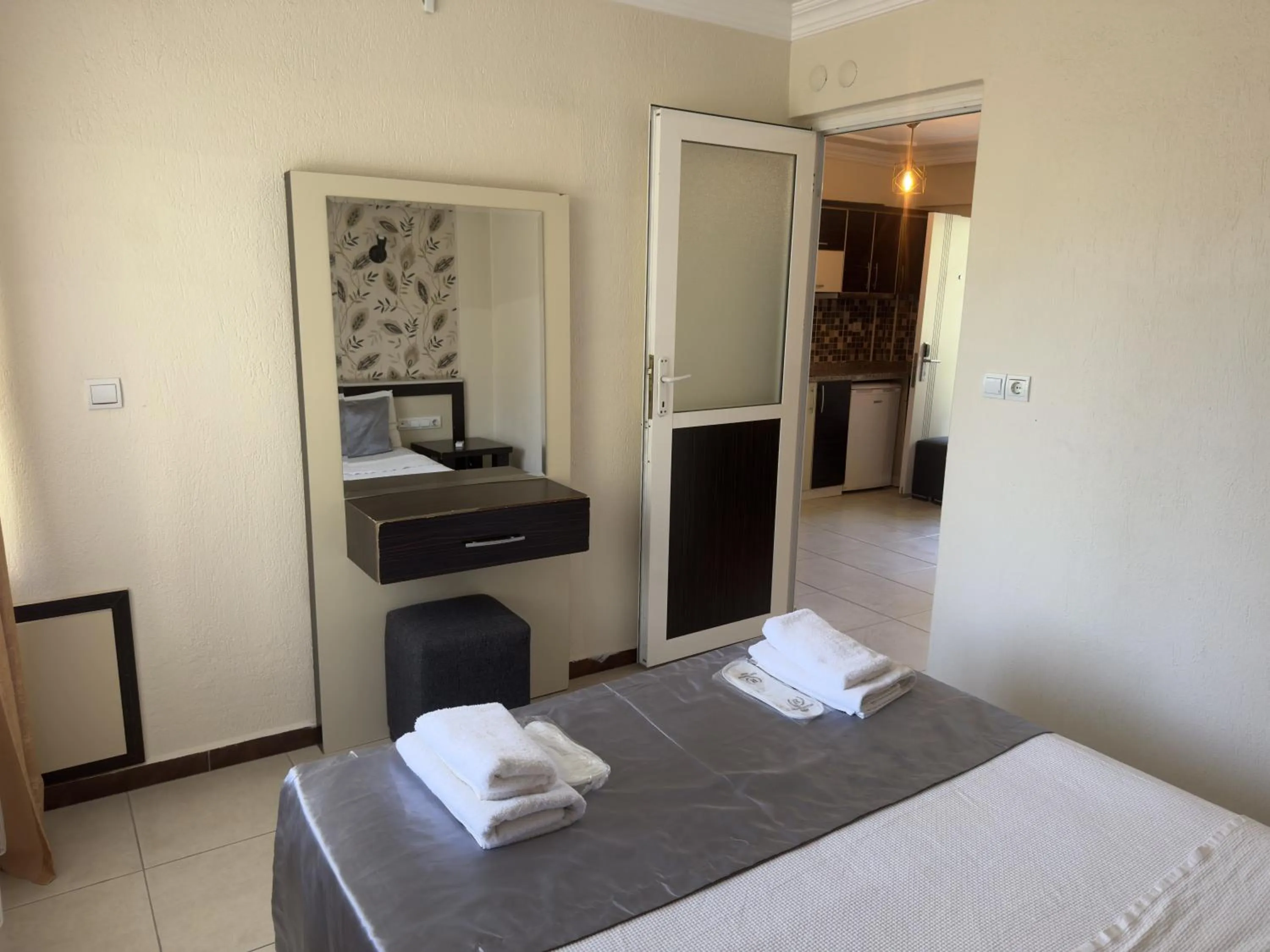 Bedroom, Bed in Reis Thermal Otel