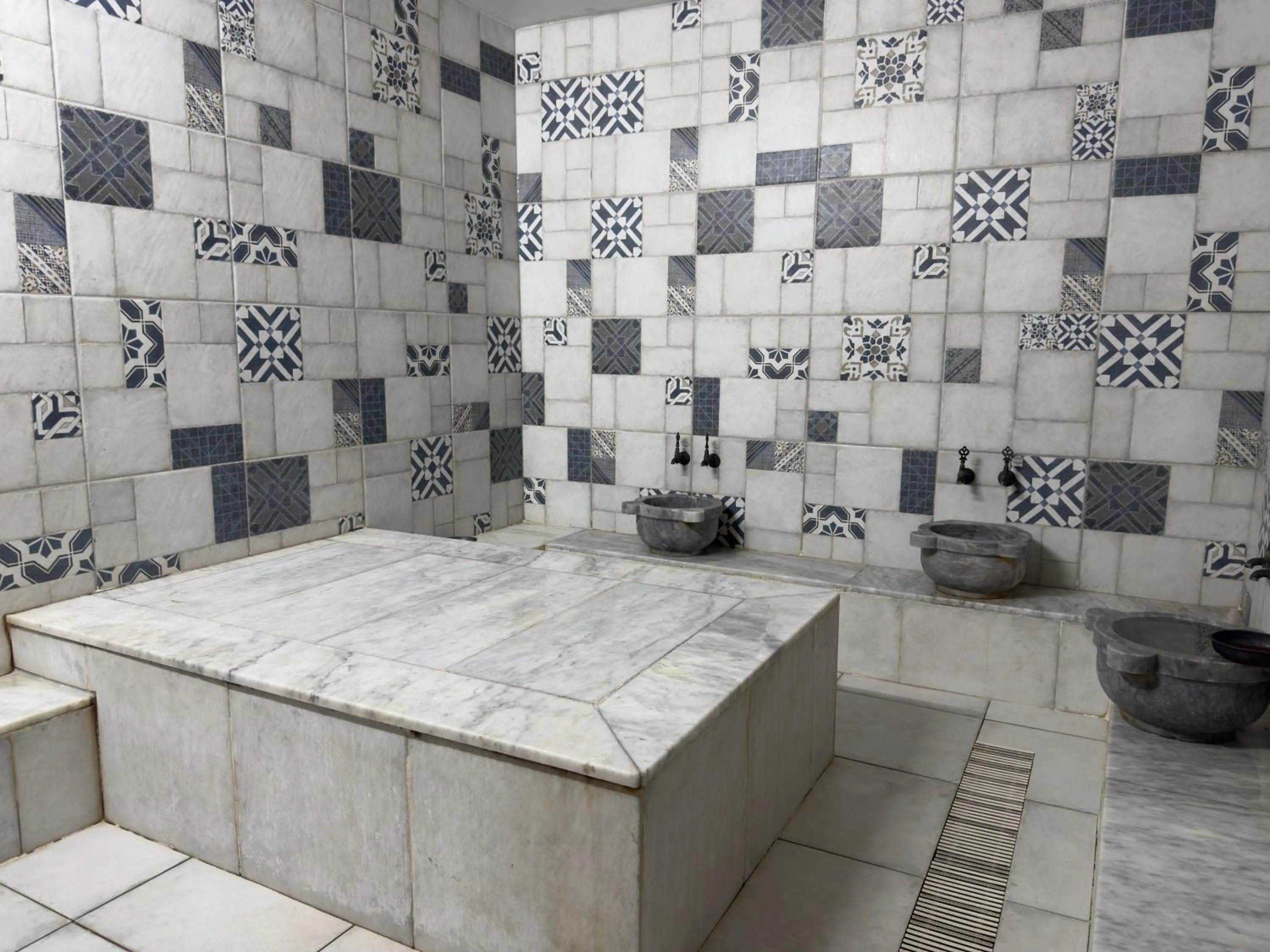 Steam room in Reis Thermal Otel