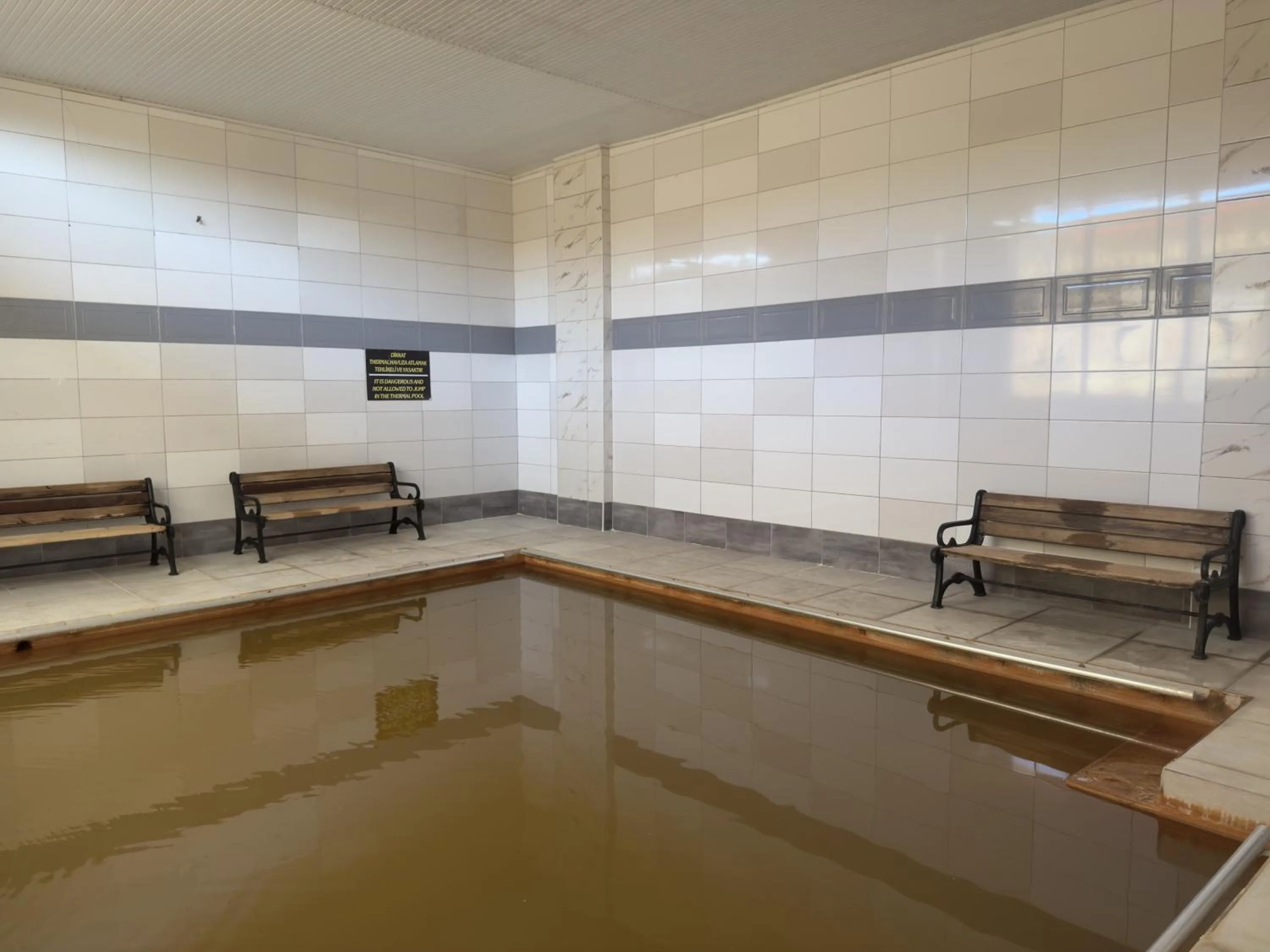 Hot Spring Bath in Reis Thermal Otel