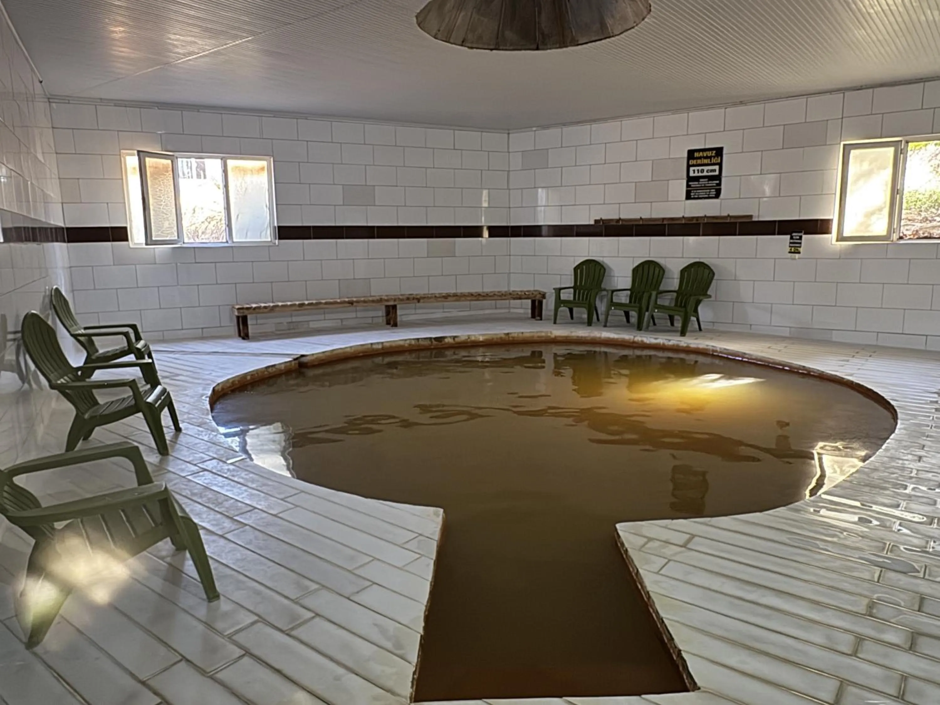 Hot Spring Bath in Reis Thermal Otel