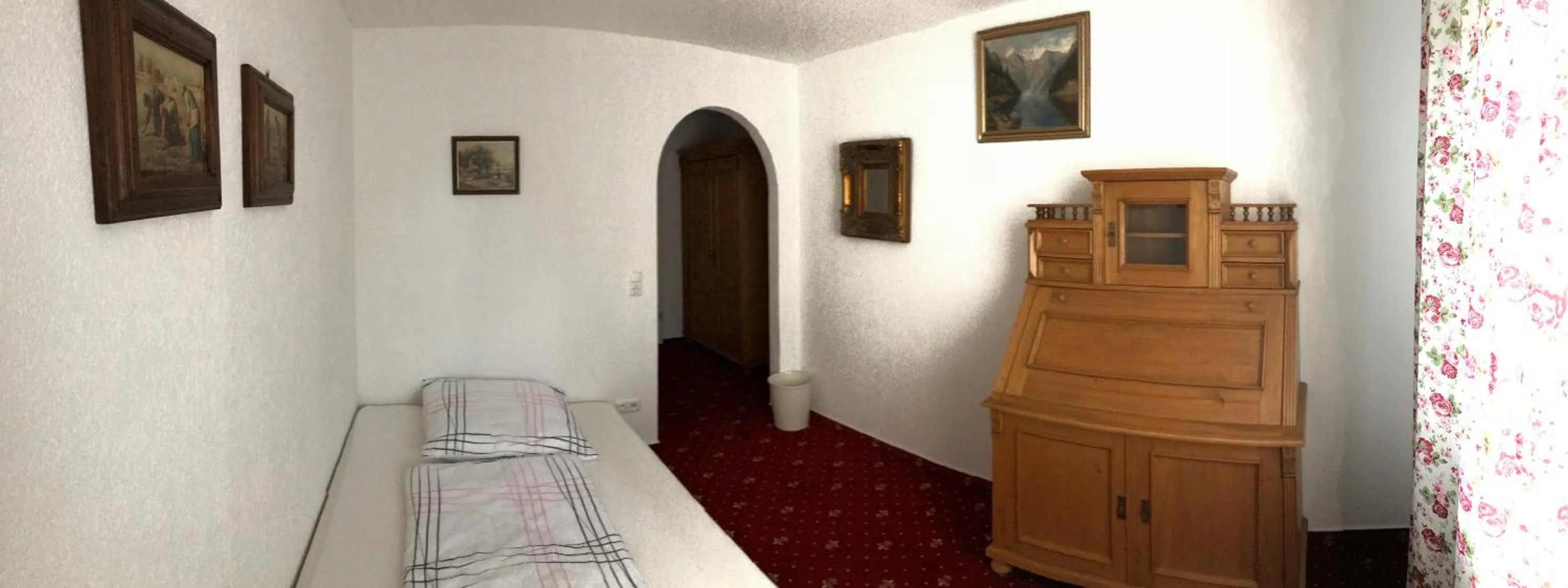 Photo of the whole room, Bed in Landhotel Rangau Gasthof & Brennerei
