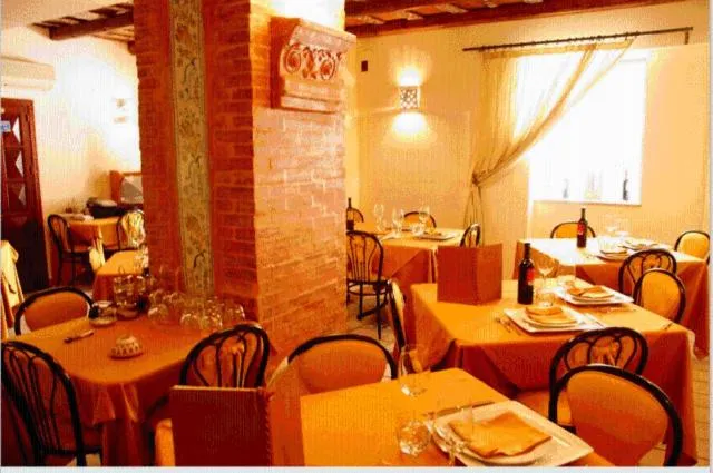 Restaurant/places to eat in Locanda Re Ruggero