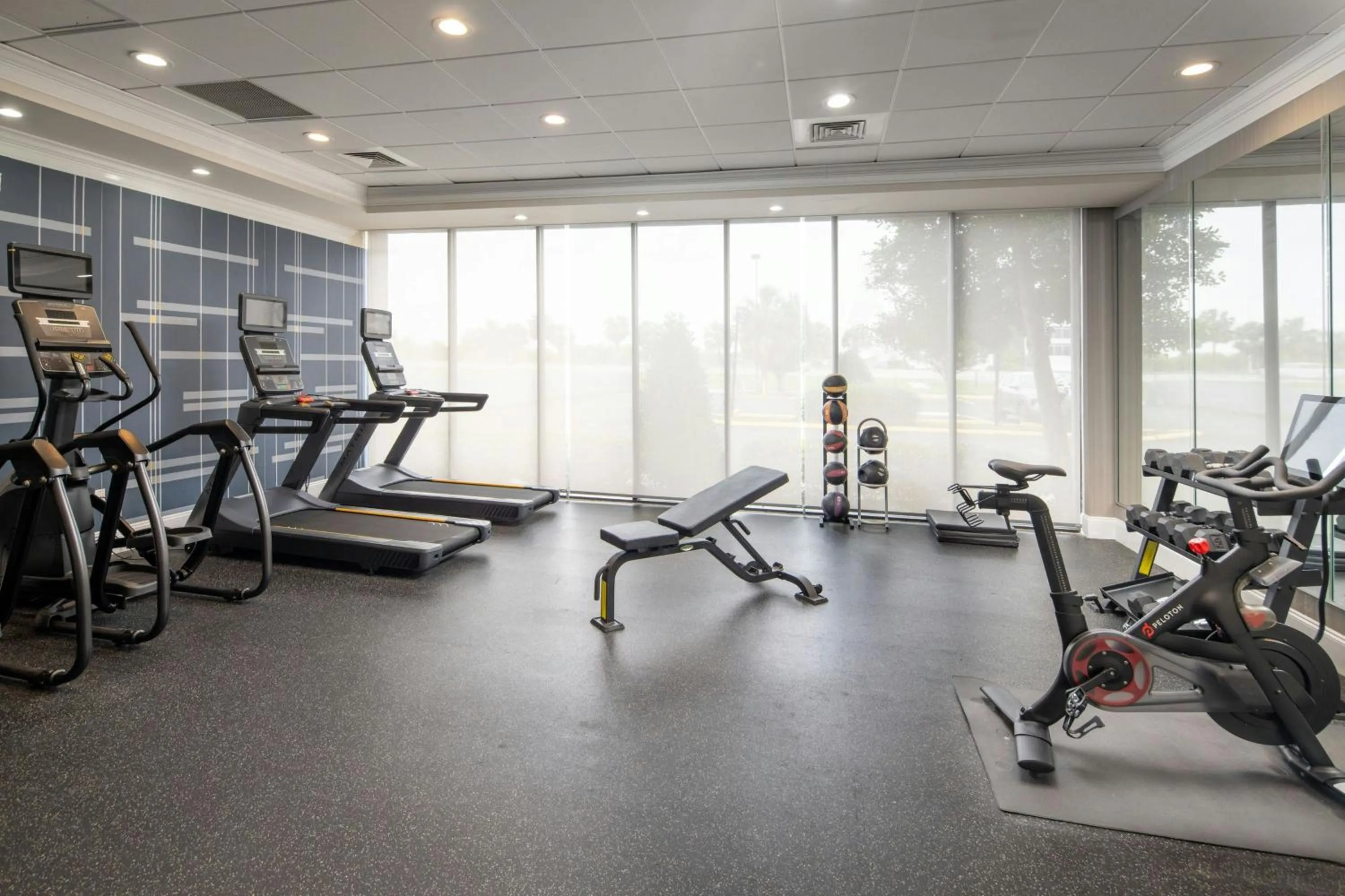 Fitness centre/facilities in City Express by Marriott New Orleans 1-10