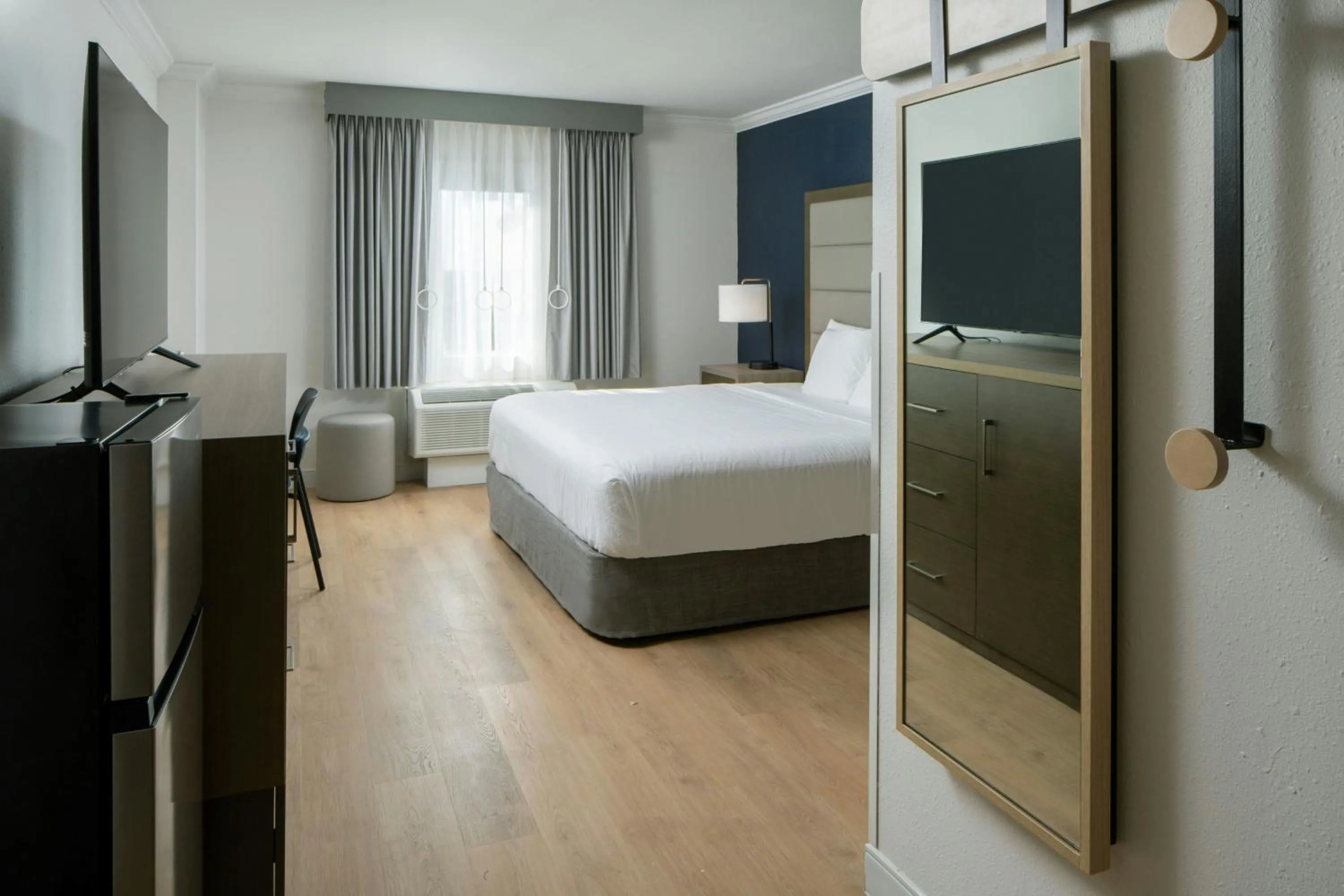 Photo of the whole room, Bed in City Express by Marriott New Orleans 1-10