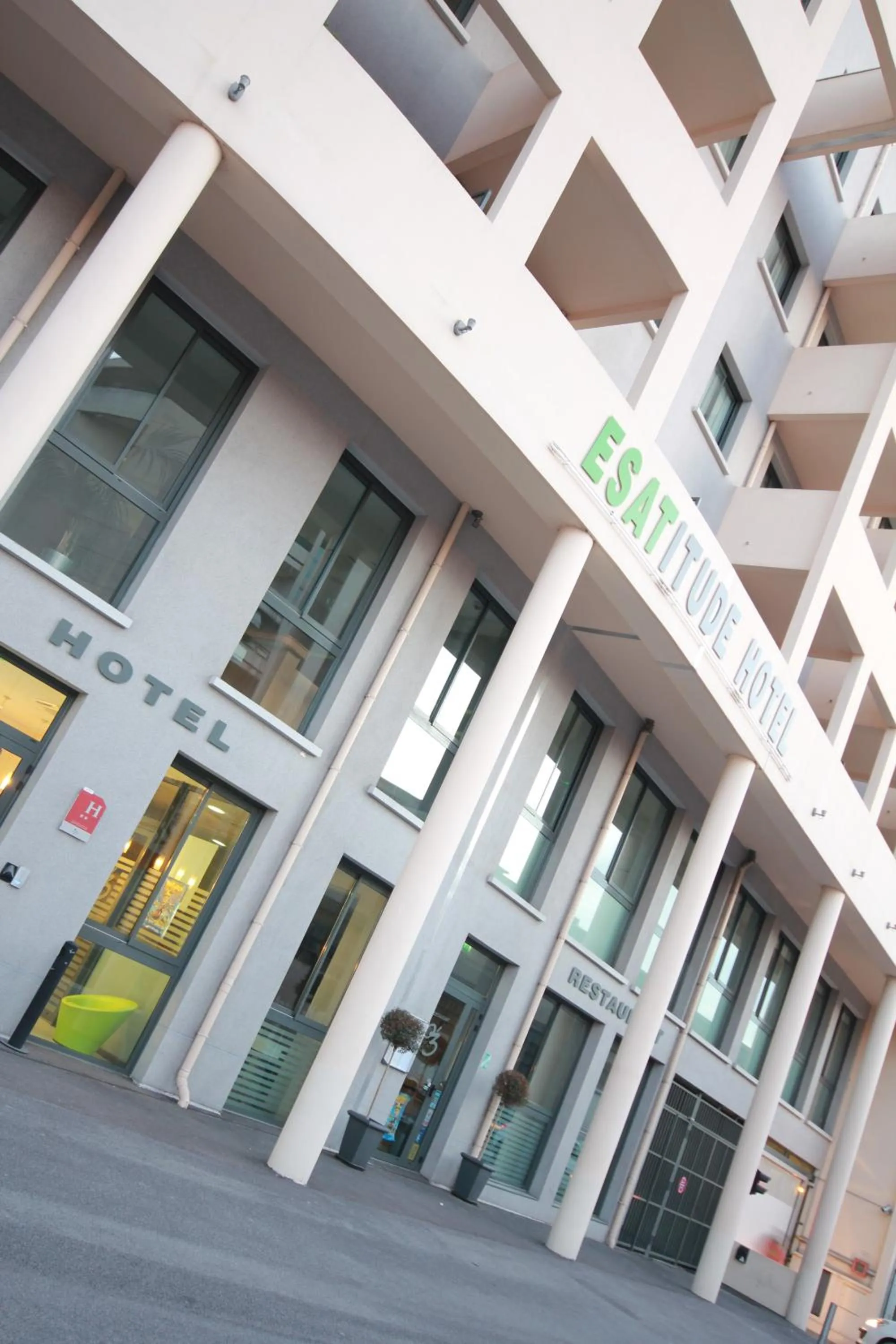 Facade/entrance in Esatitude Hotel