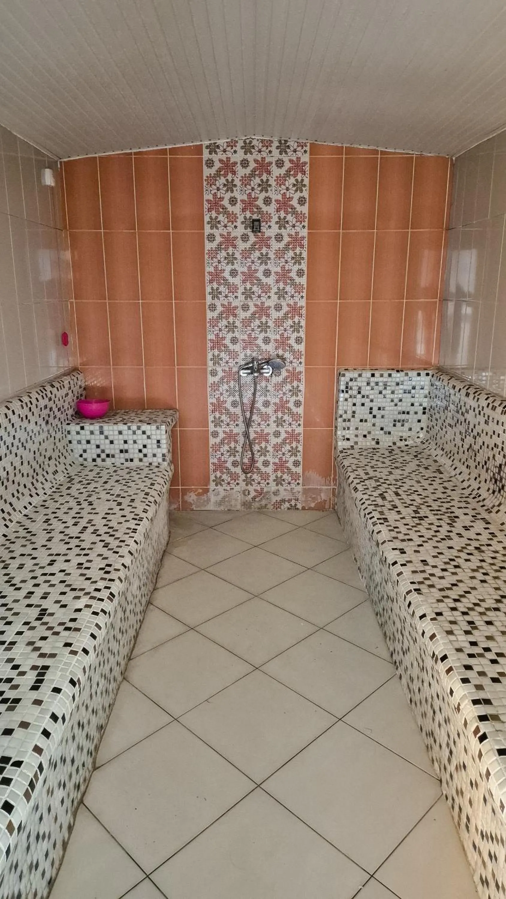 Bed in Tripolis Hotel