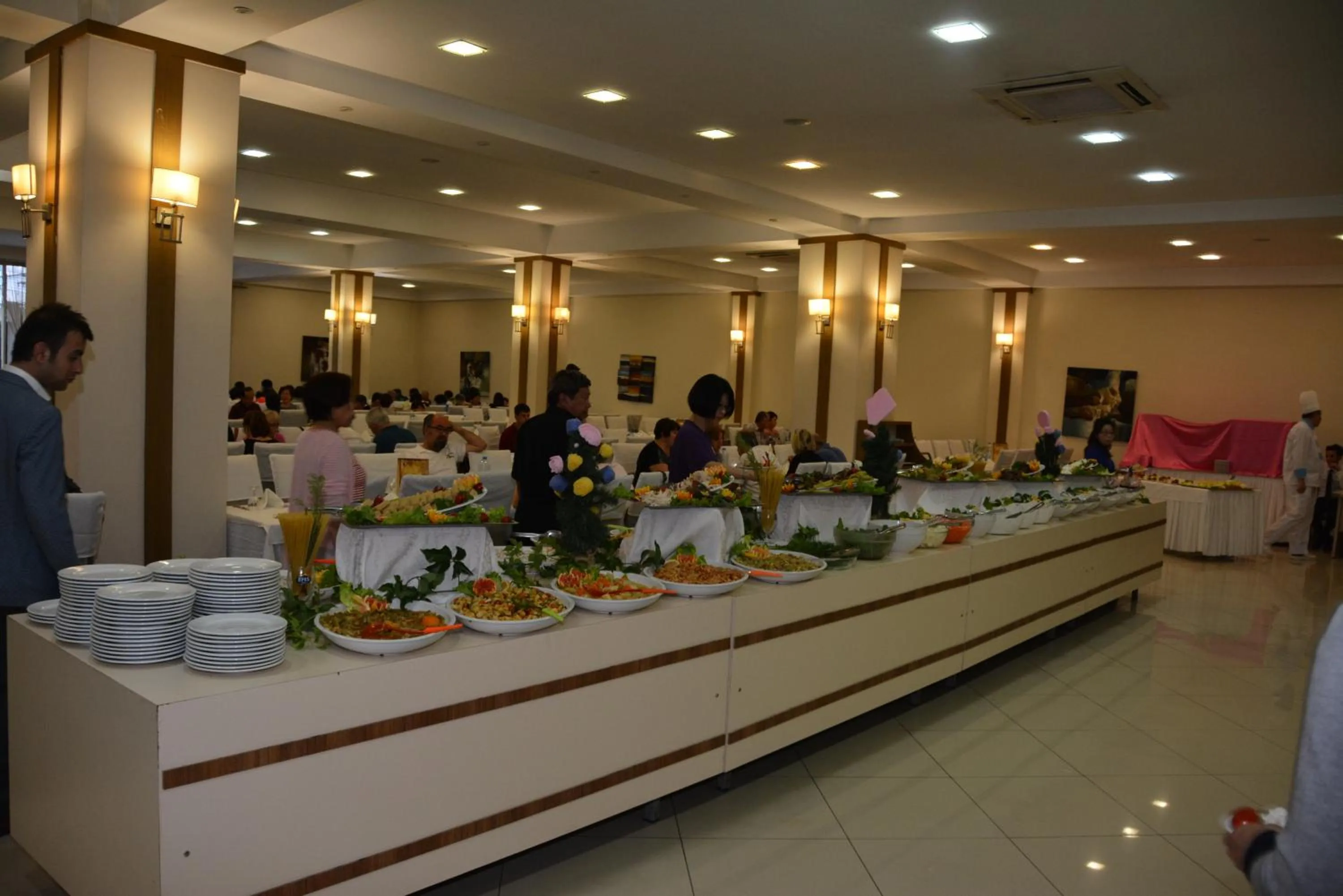 Restaurant/places to eat in Tripolis Hotel