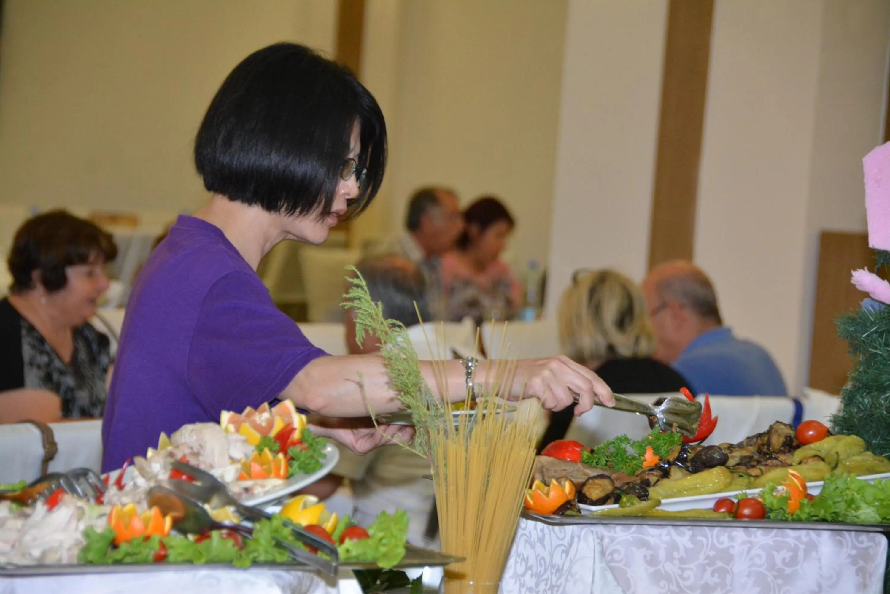 Restaurant/places to eat in Tripolis Hotel