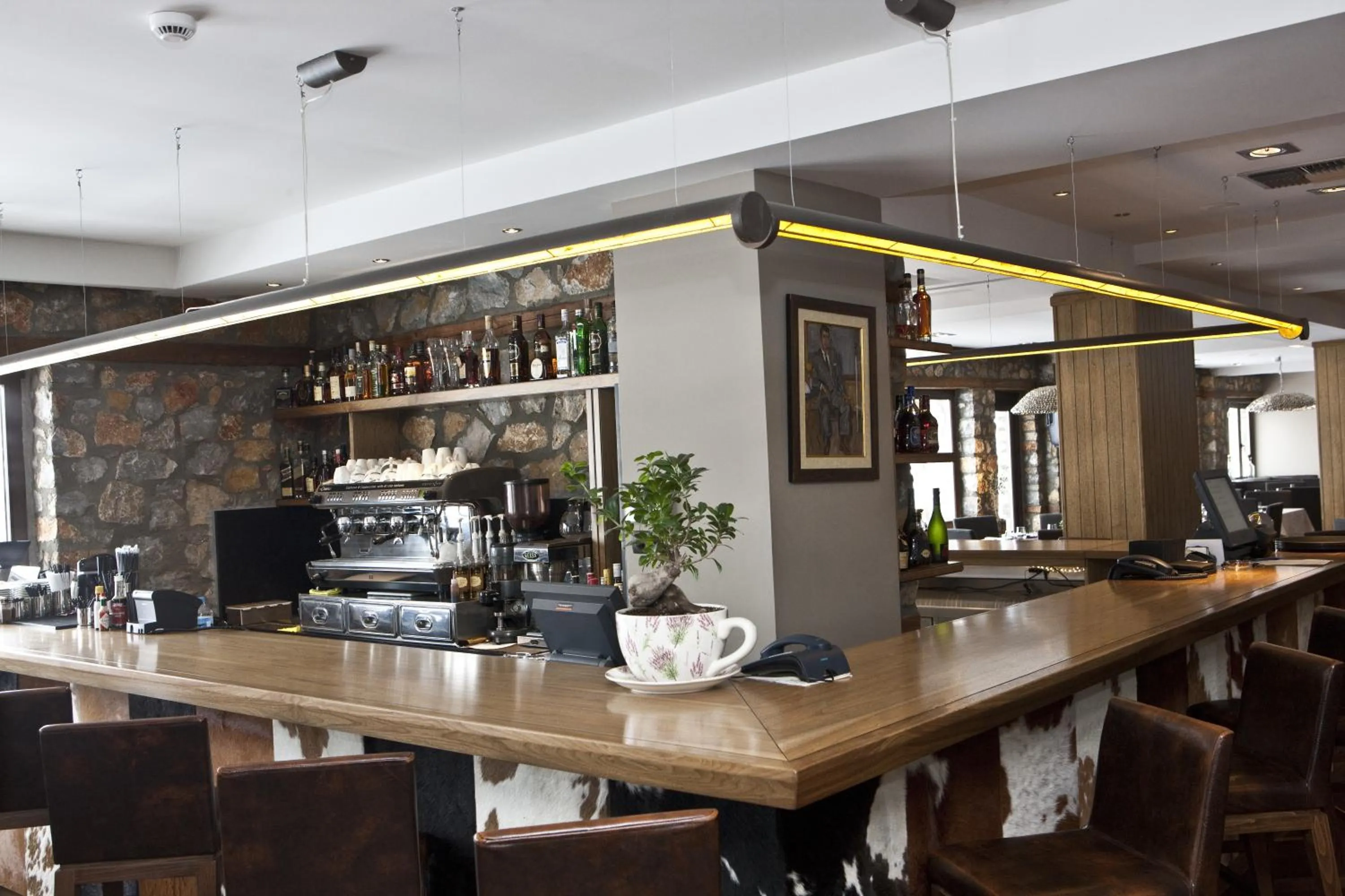 Lounge or bar in Miramonte Chalet Hotel Spa