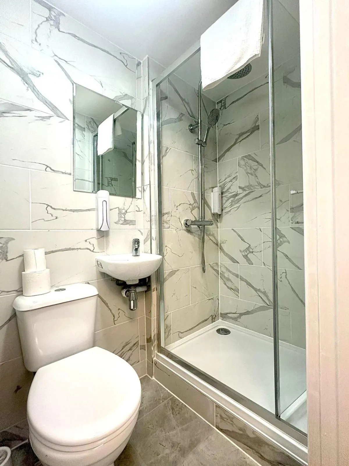 Shower in Kings Cross Hotel London