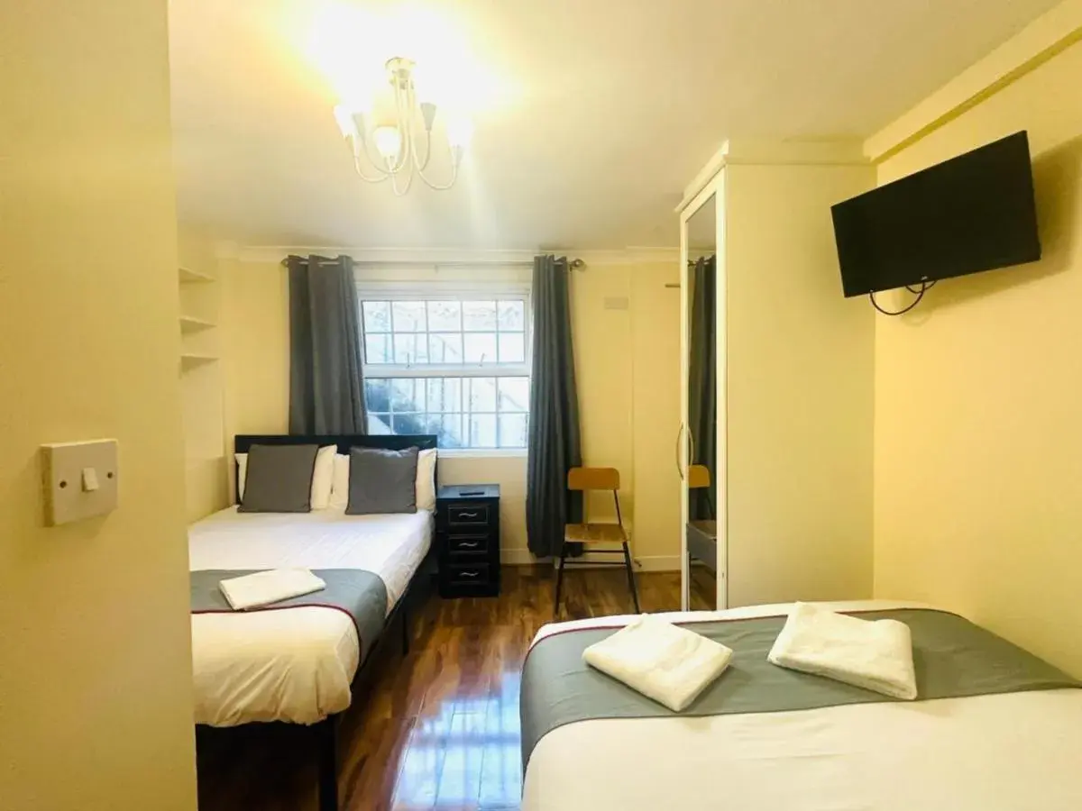 Quadruple Room in Kings Cross Hotel London Quadruple Room in Kings Cross Hotel London