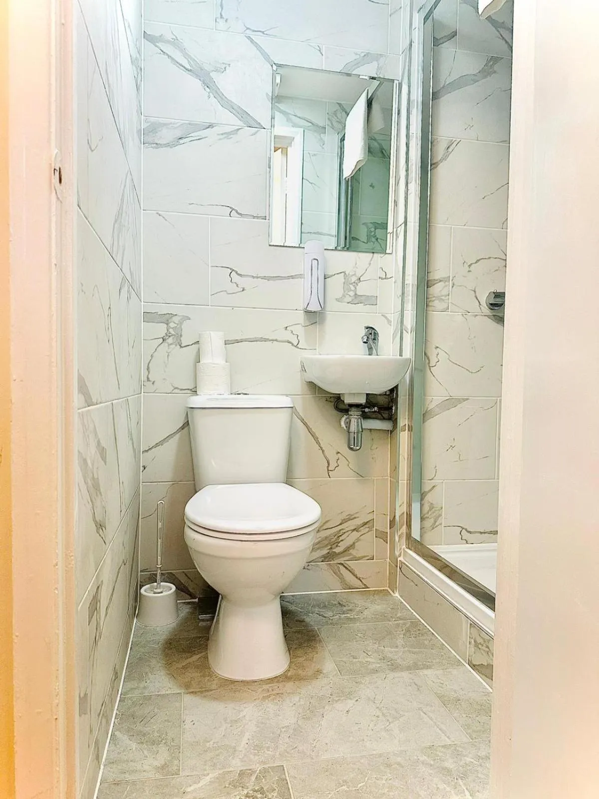 Toilet in Kings Cross Hotel London