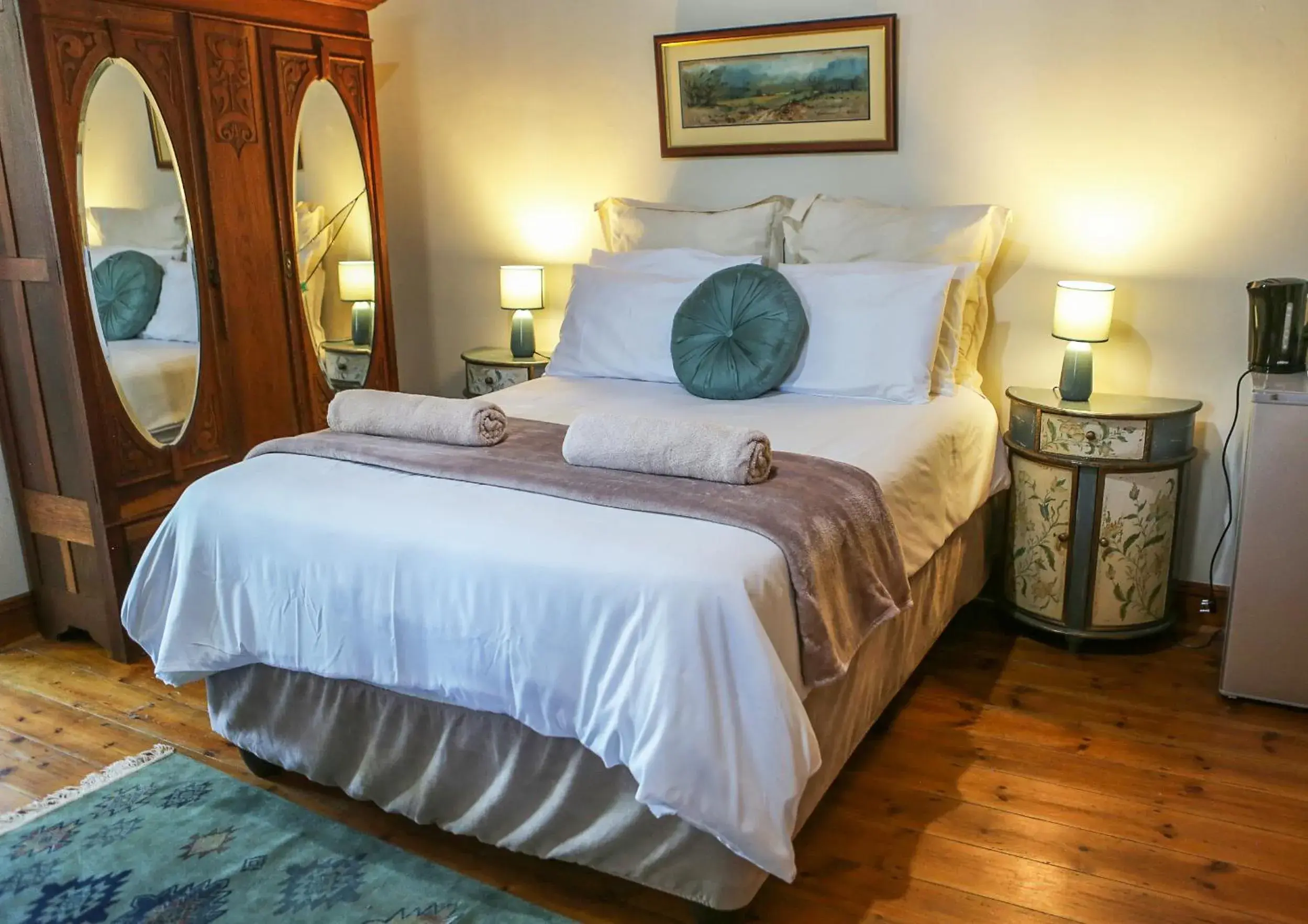 Classic Double Bedroom in Mr Pell's House Self-Catering Accommodation Classic Double Bedroom in Mr Pell's House Self-Catering Accommodation