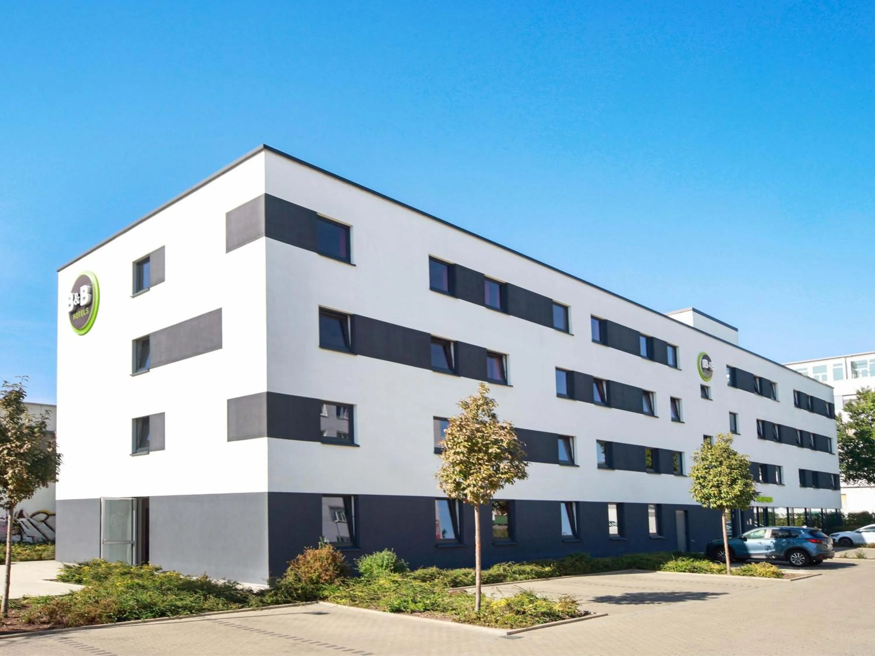 Property building in B&B Hotel Weimar