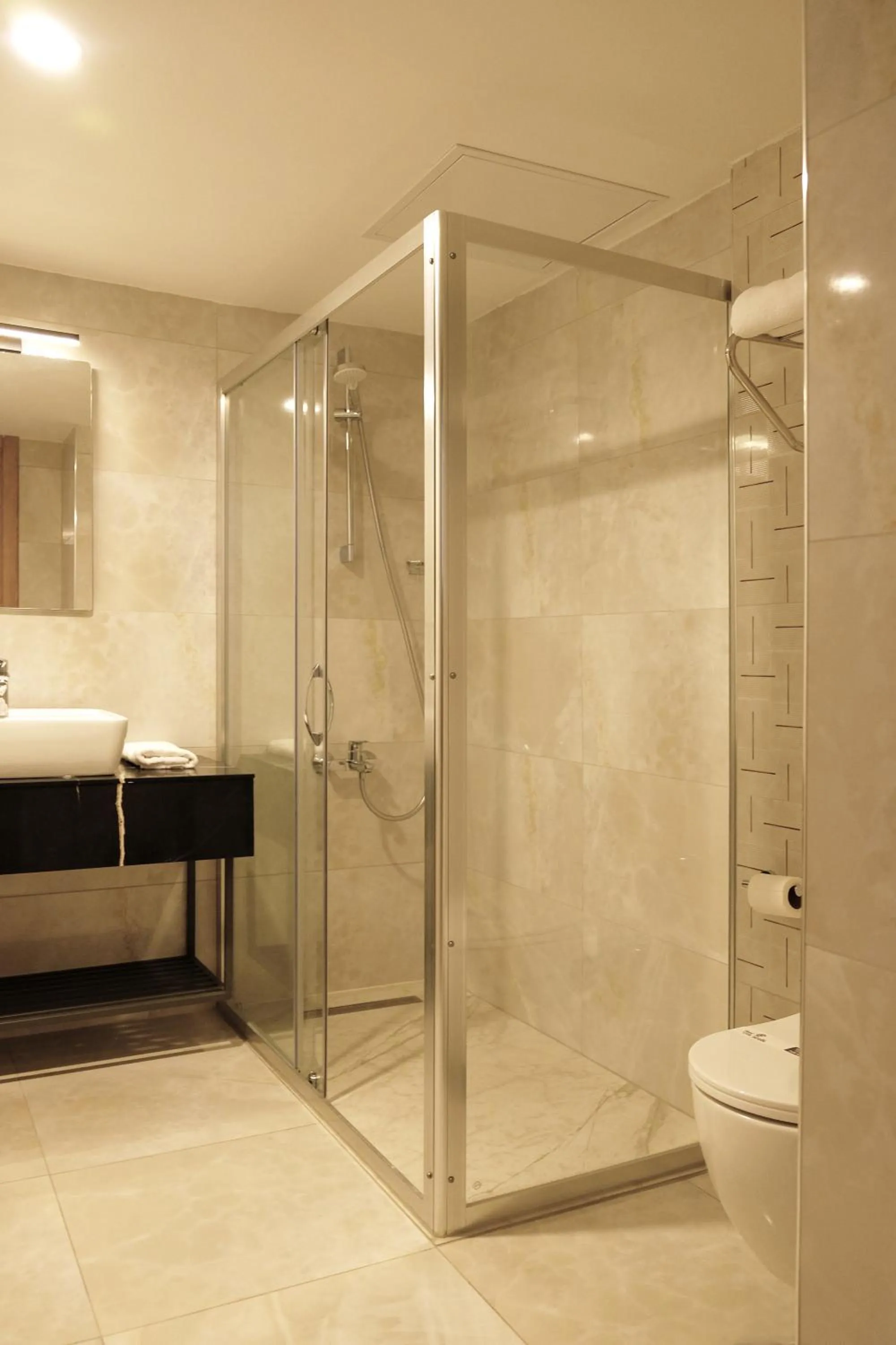 Bathroom in Grand Keskin Otel