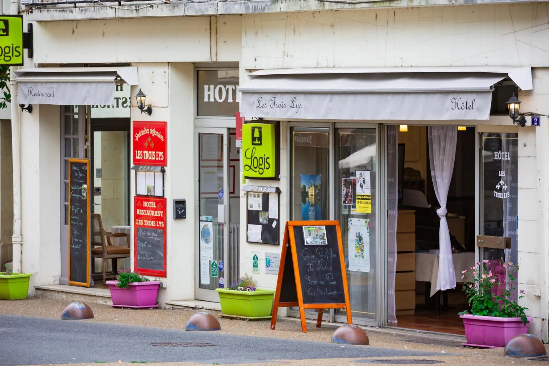 Property building in Hotel Les Trois Lys