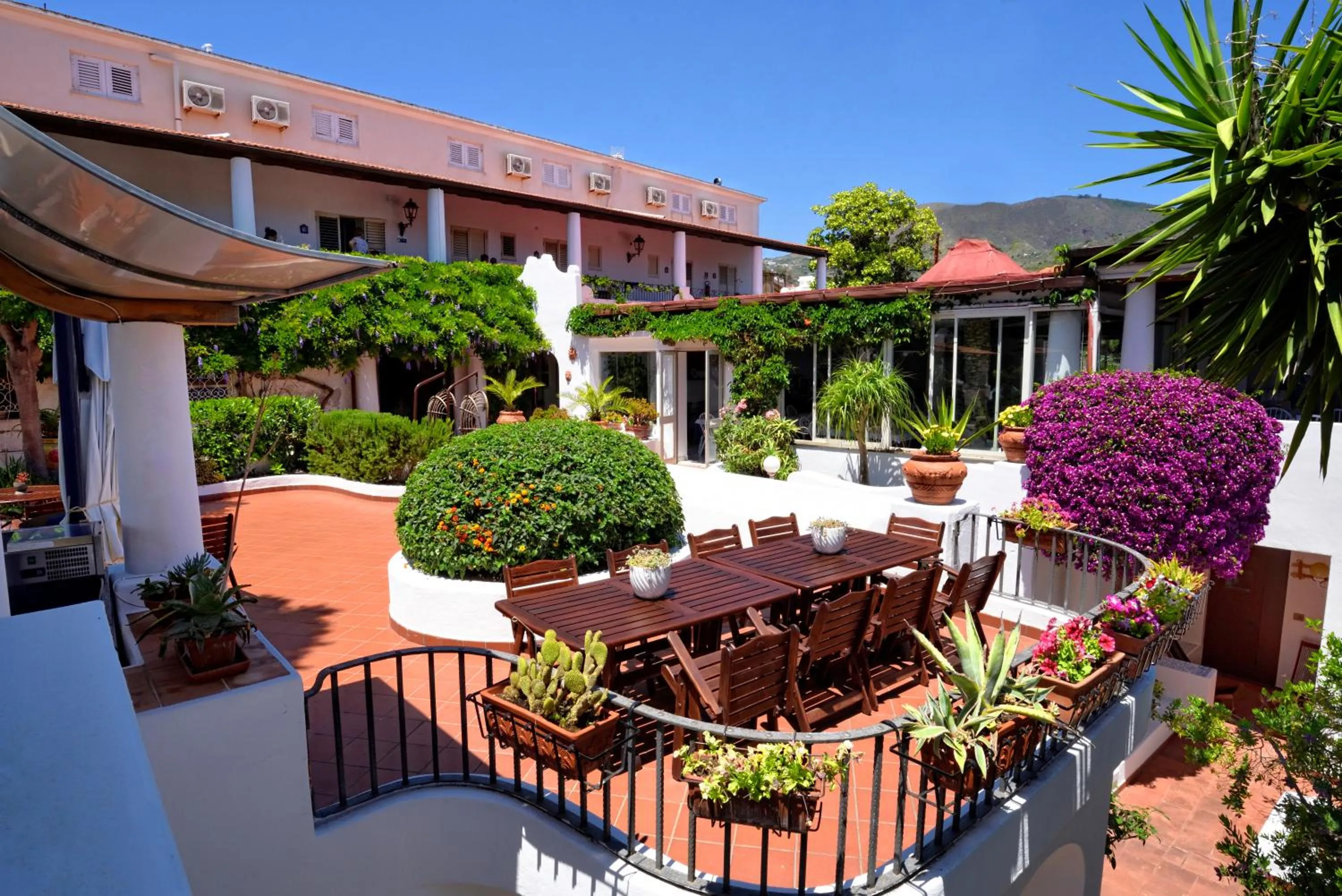 Property building in Gattopardo Park Hotel