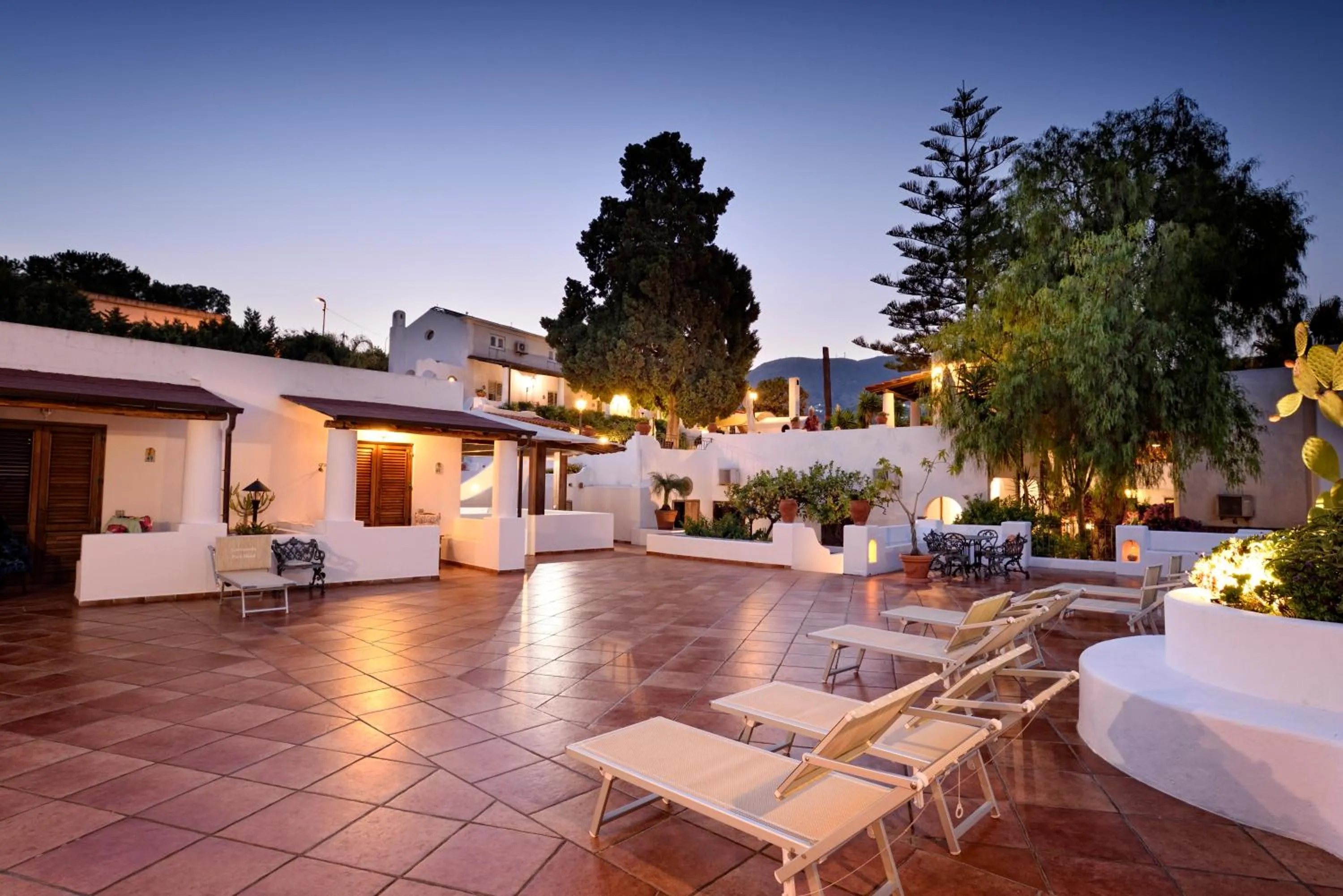 Patio in Gattopardo Park Hotel