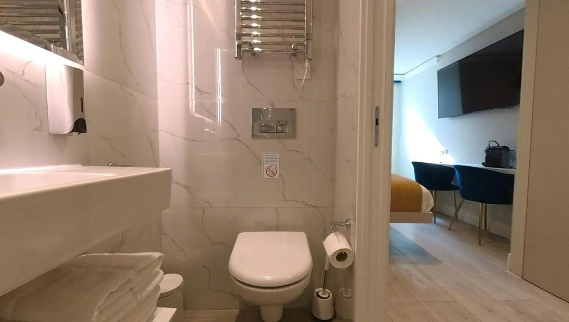 Toilet in NOX Olympia