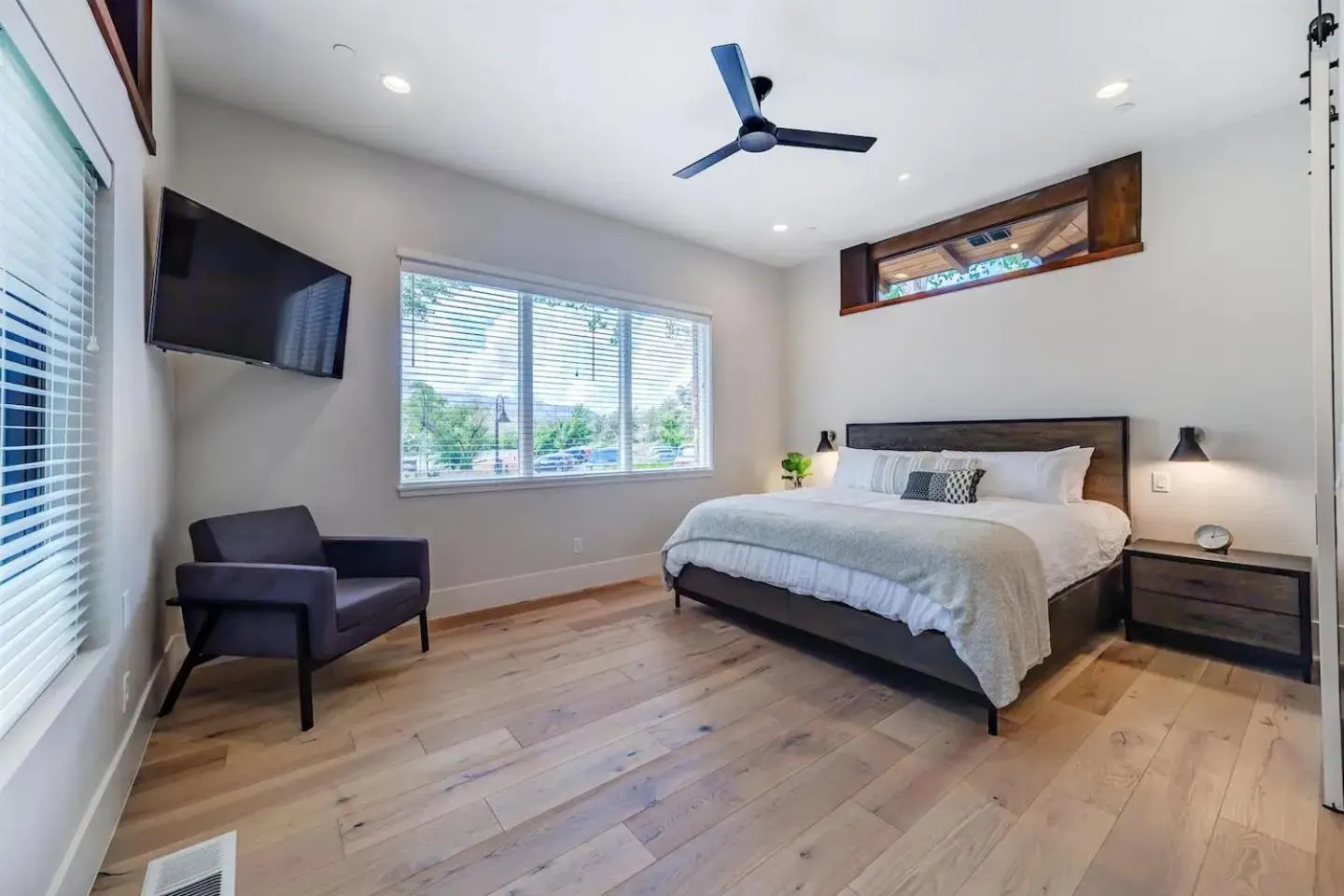 Bed in LaFave Luxury Rentals at Zion