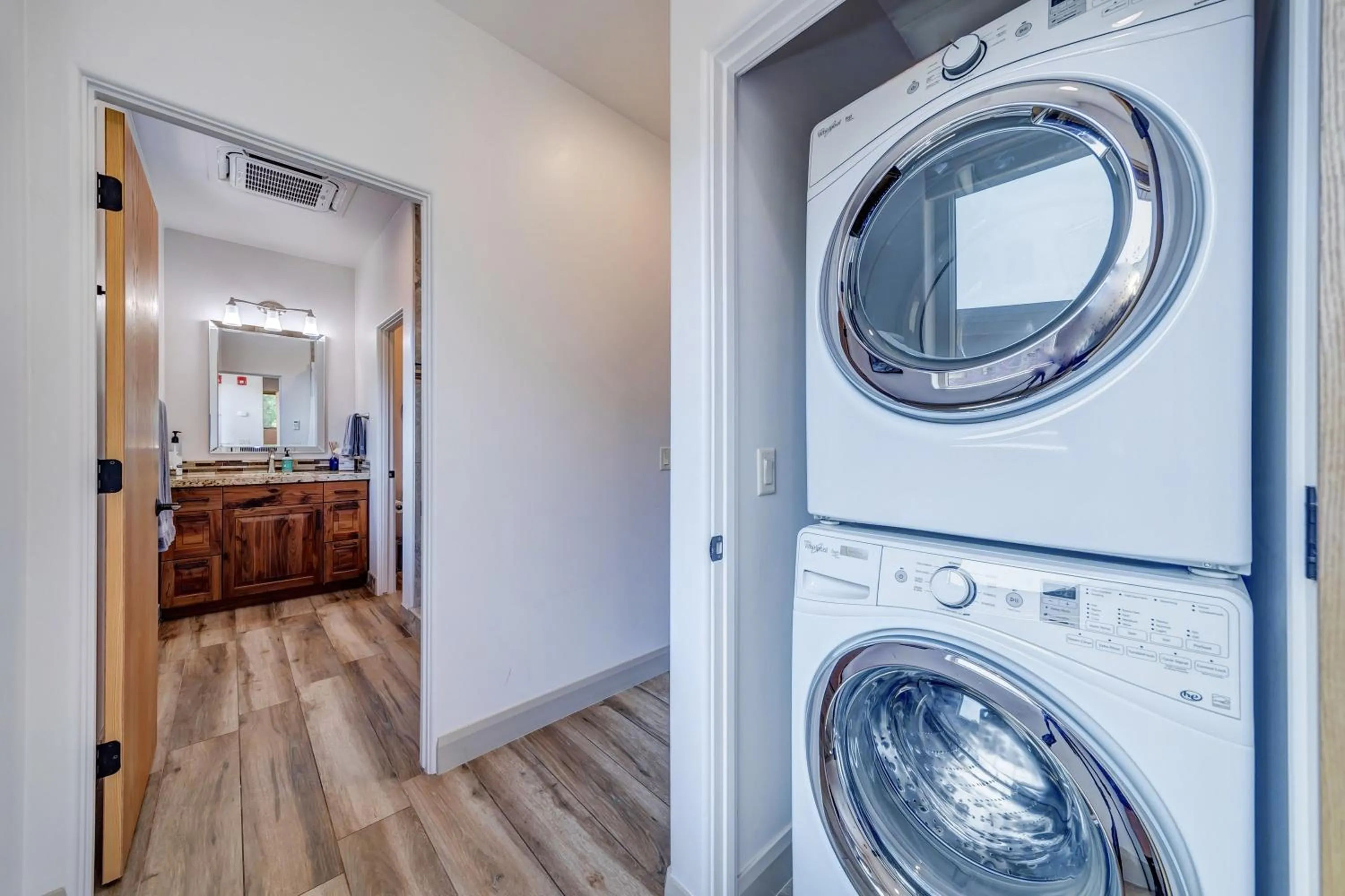 laundry in LaFave Luxury Rentals at Zion