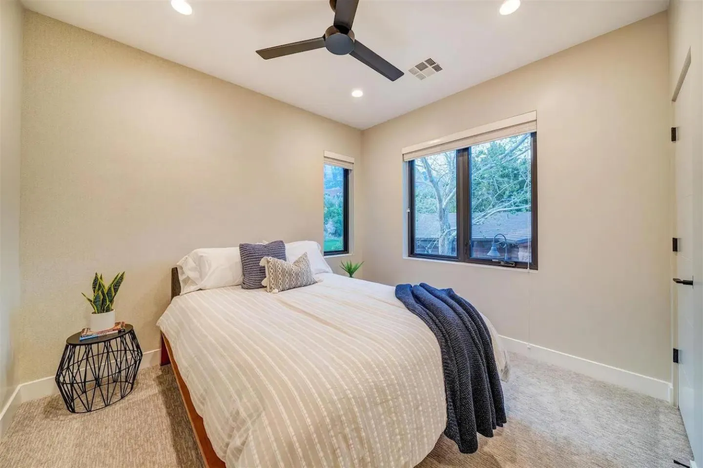 Bed in LaFave Luxury Rentals at Zion