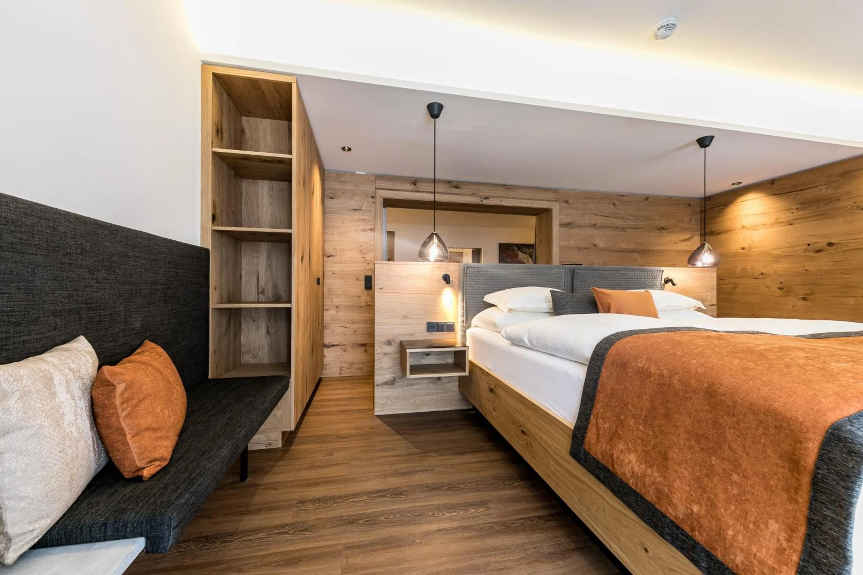 Photo of the whole room, Bed in Traumhotel Alpina Superior