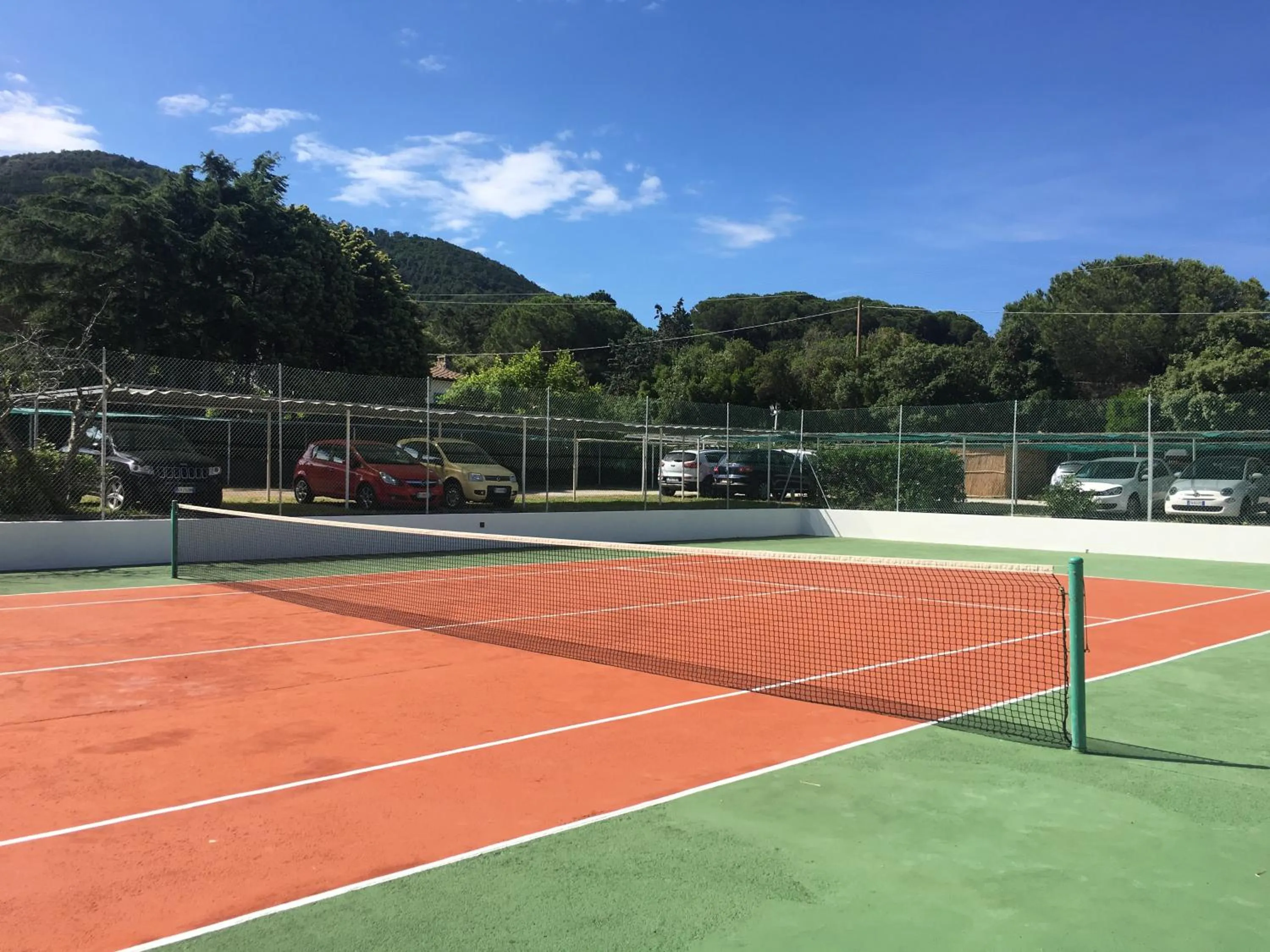 Tennis court in Hotel Brigantino