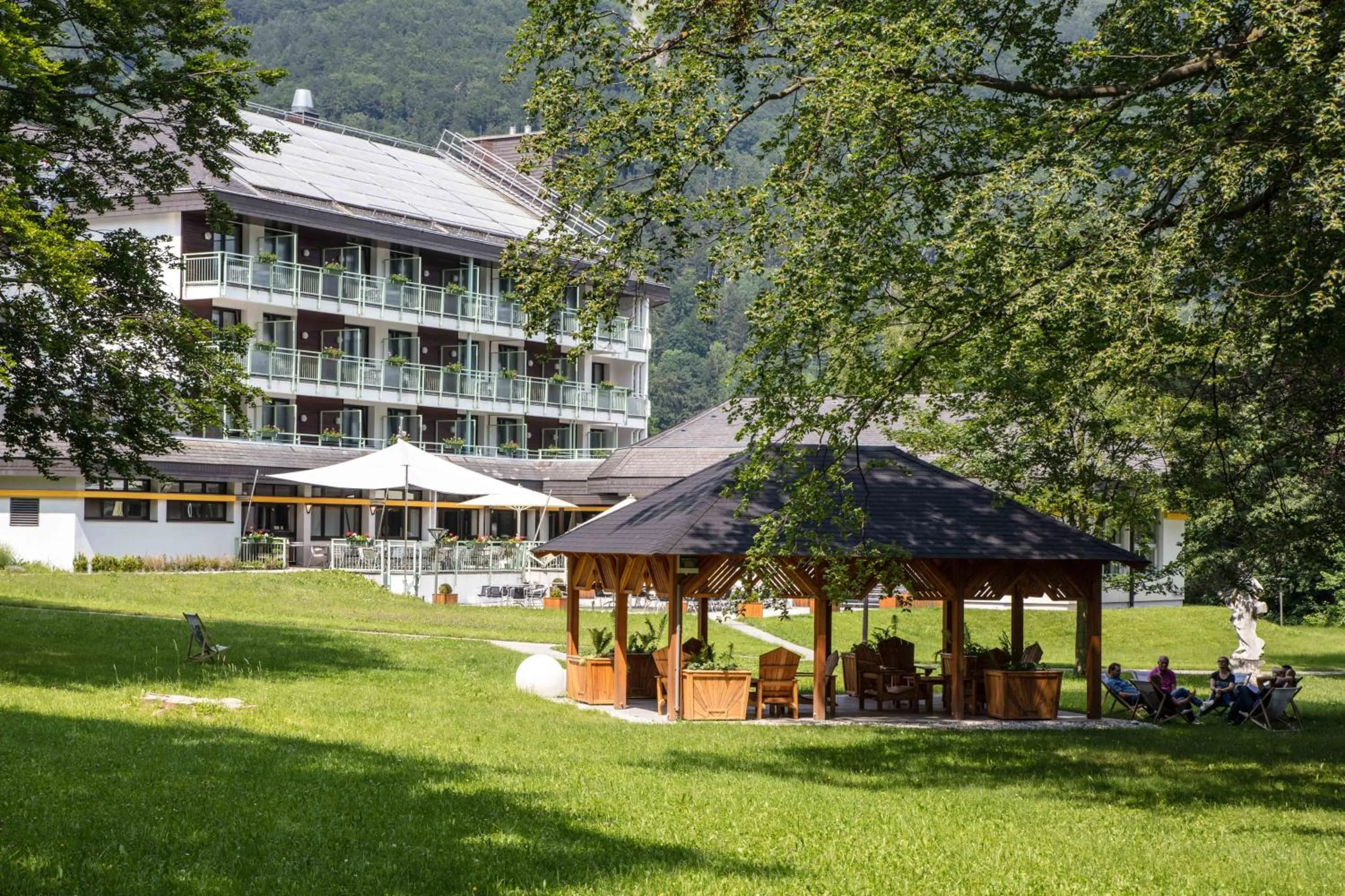 Garden in Parkhotel Hirschwang