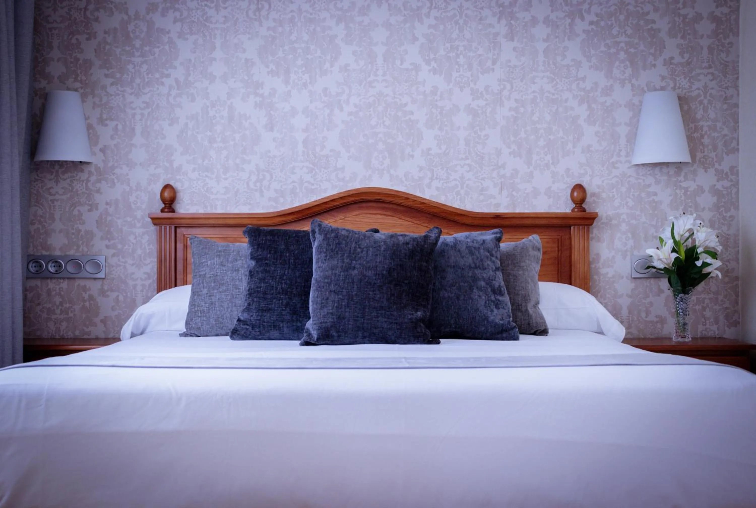 Bedroom, Bed in Hotel Villa De Ermua