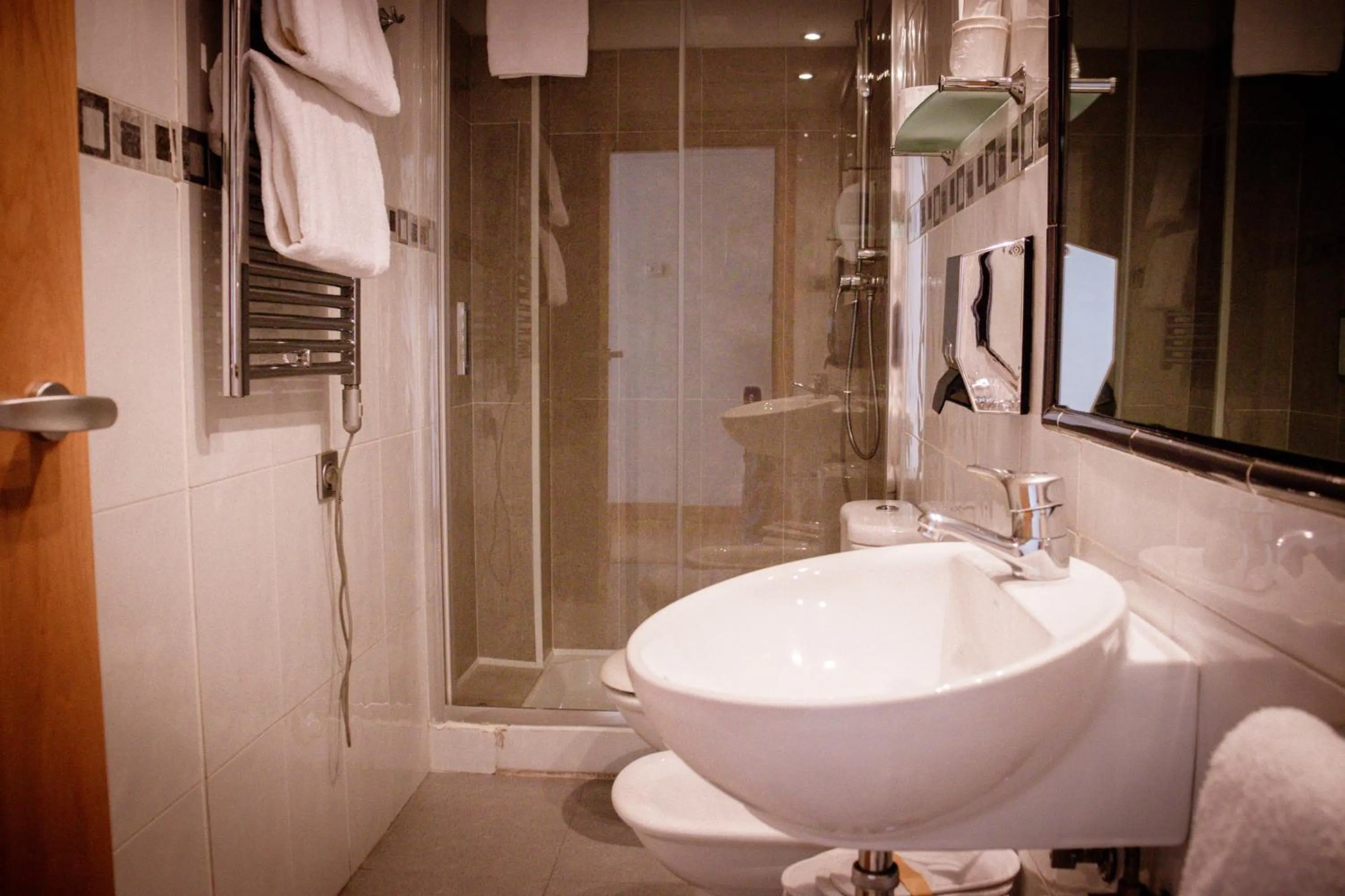 Bathroom in Hotel Villa De Ermua