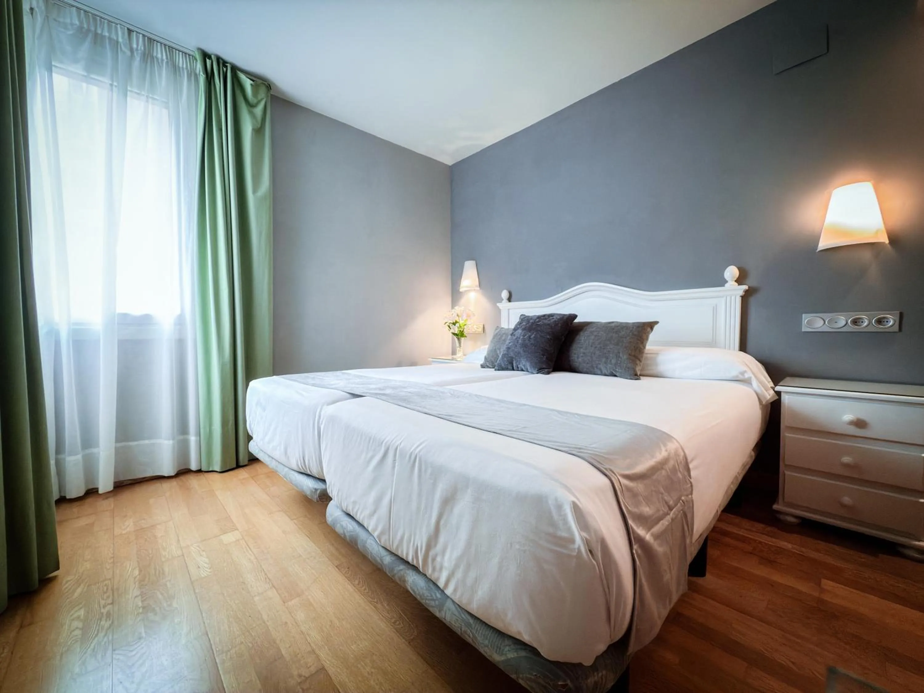 Bedroom, Bed in Hotel Villa De Ermua